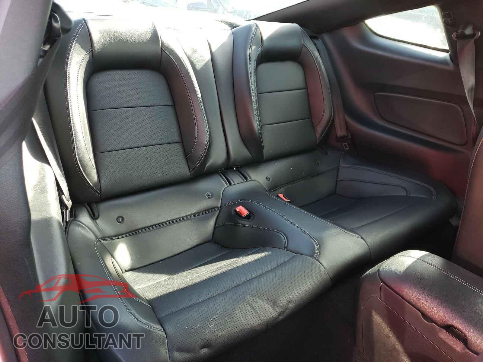 FORD MUSTANG 2019 - 1FA6P8CF6K5114553