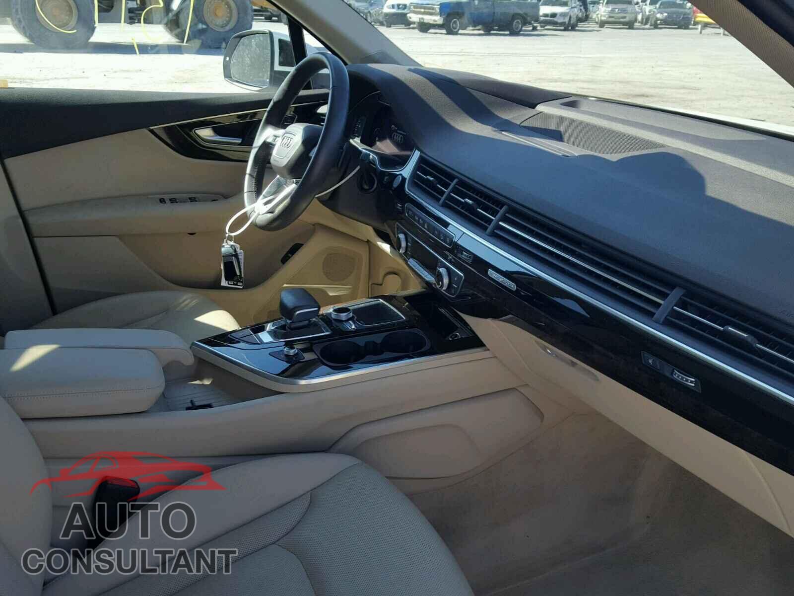 AUDI Q7 2017 - WA1VAAF76HD030289