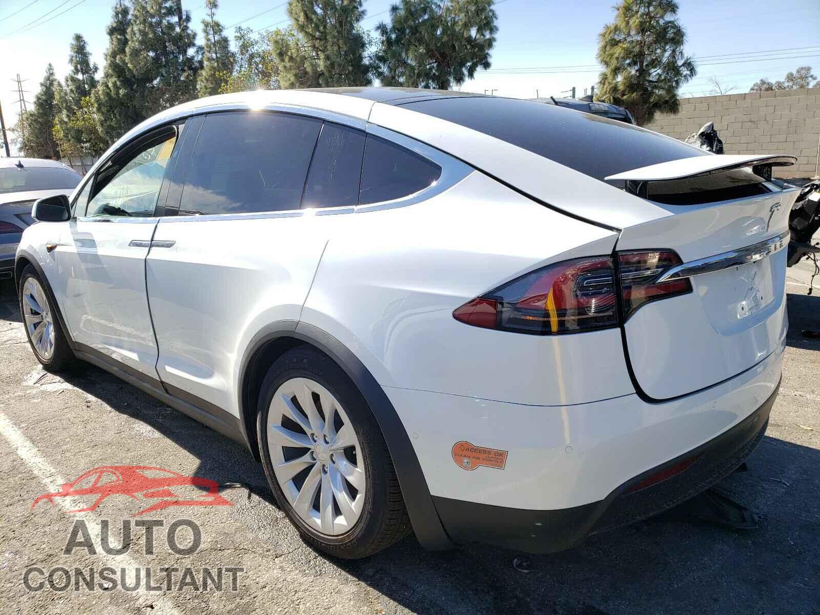 TESLA MODEL X 2020 - 5YJXCDE27LF238361