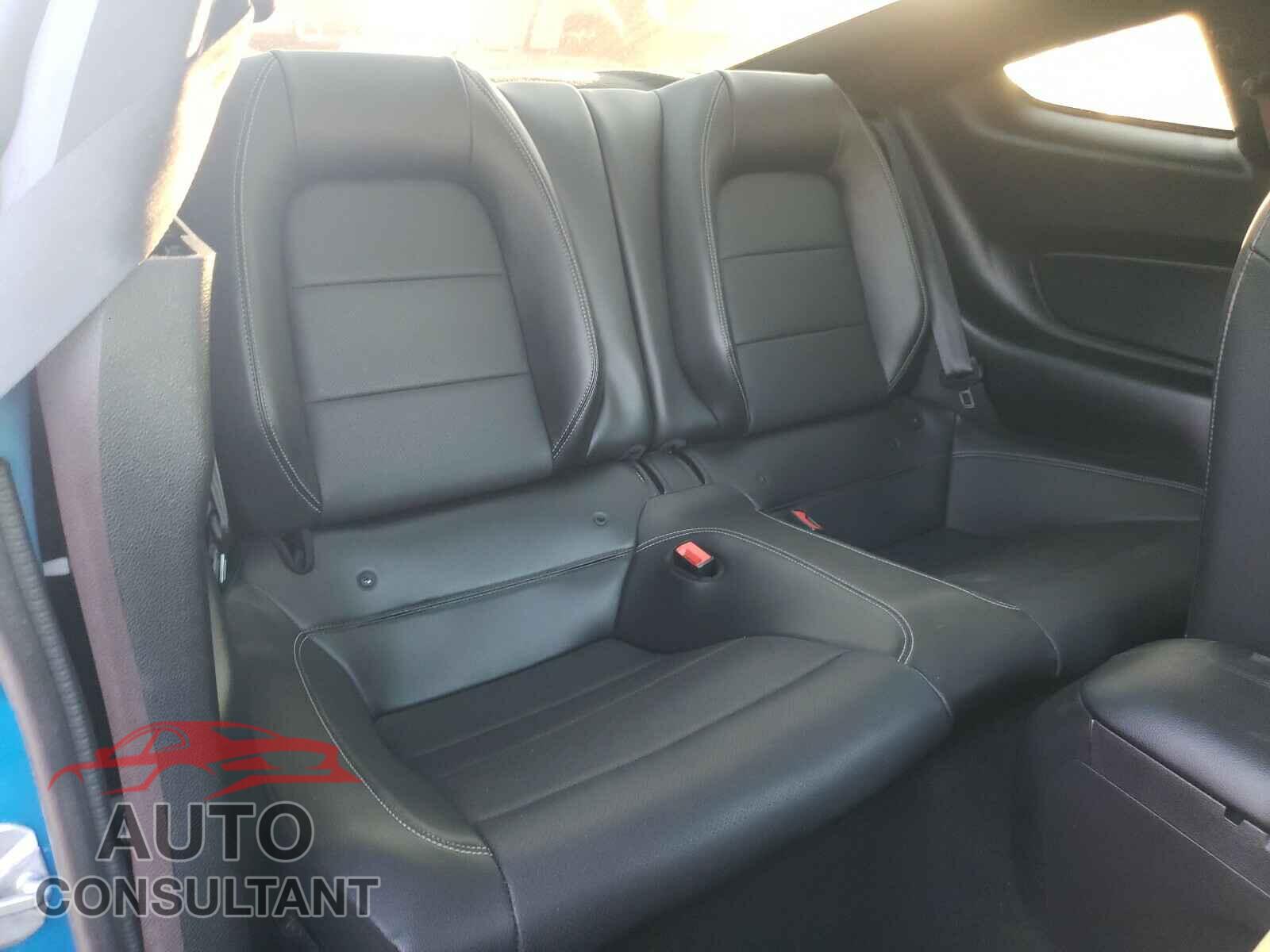 FORD MUSTANG 2019 - 1FA6P8CFXK5147023