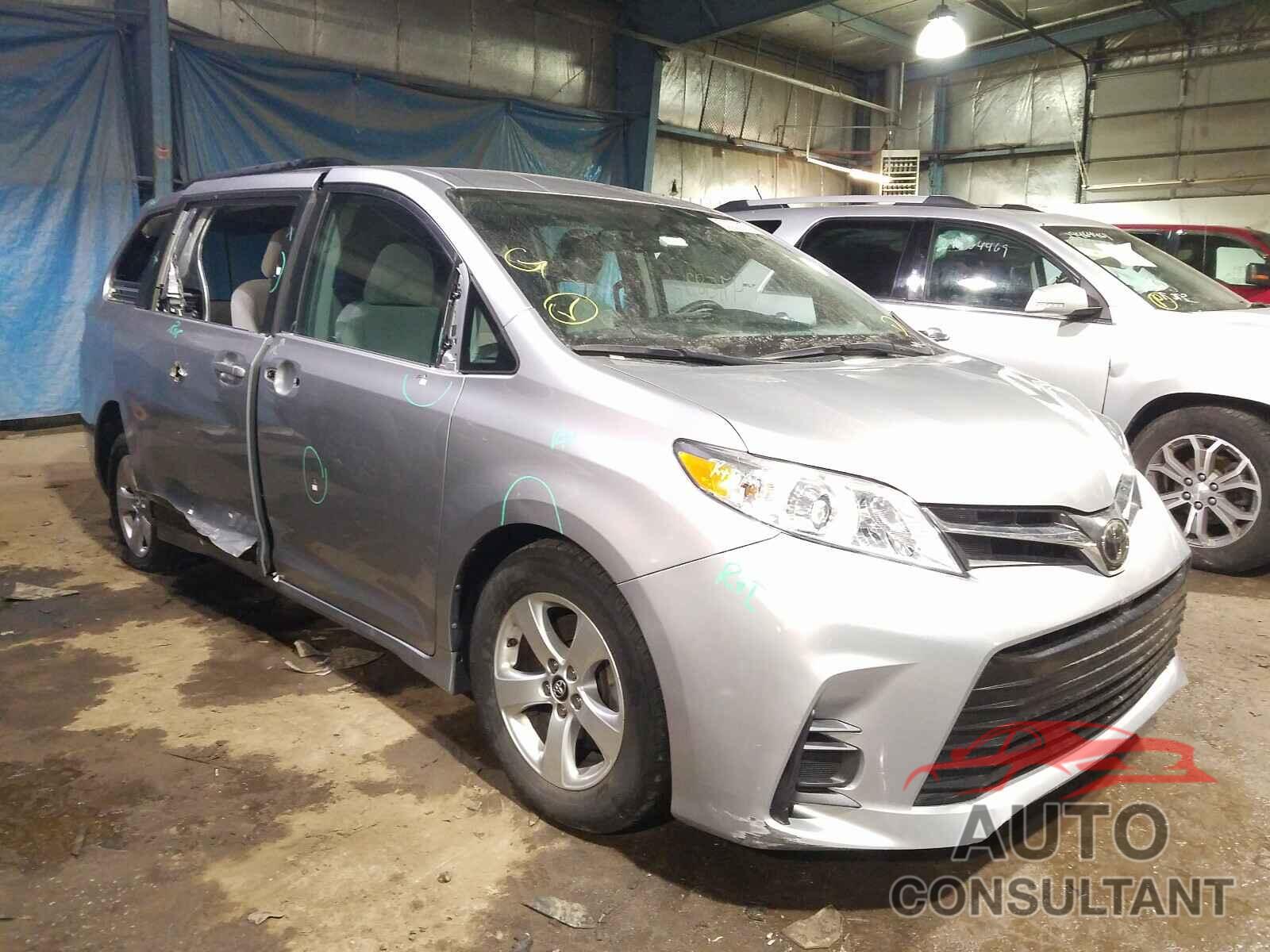 TOYOTA SIENNA 2018 - 5TDKZ3DC1JS905253