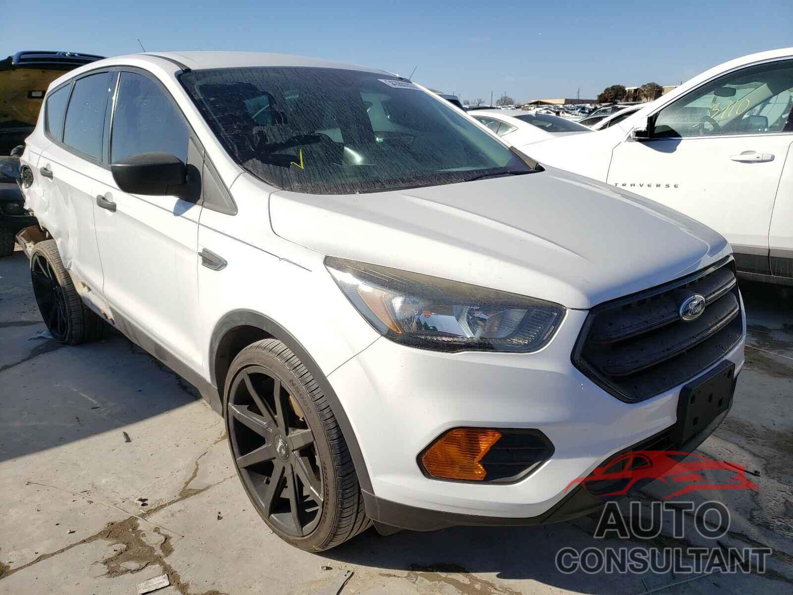 FORD ESCAPE 2018 - 1FMCU0F7XJUA09431