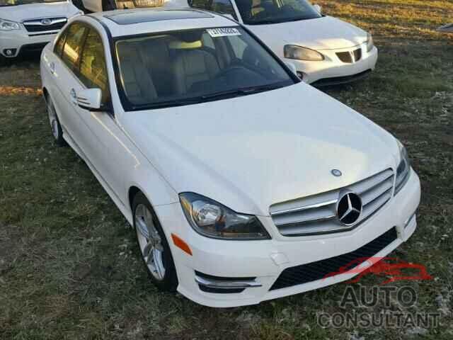 MERCEDES-BENZ C250 2013 - WDDGF4HB9DR245915