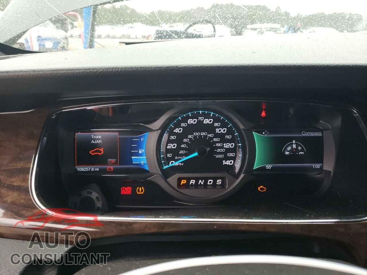 FORD TAURUS 2017 - 1FAHP2F81HG104710