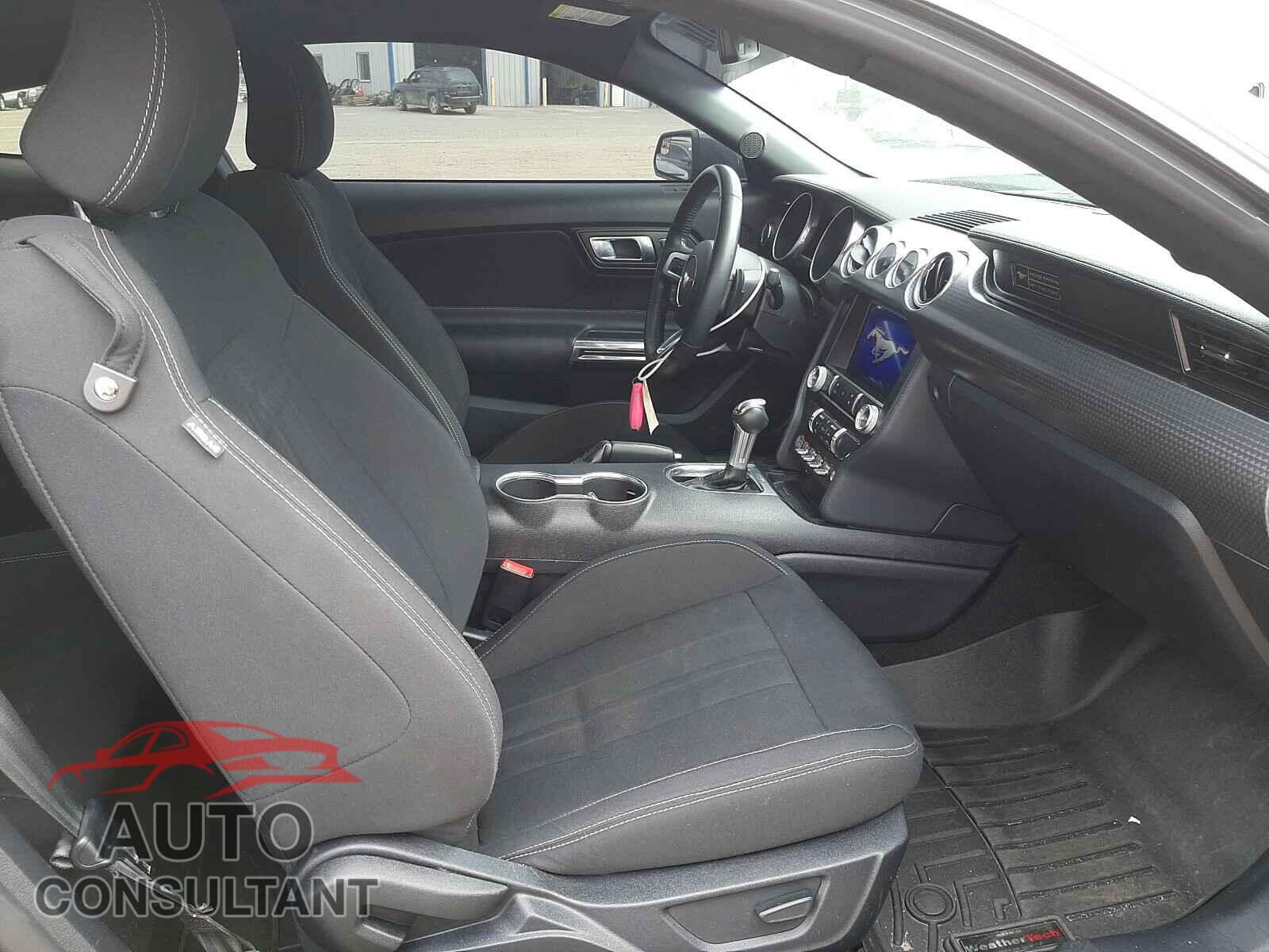 FORD MUSTANG 2020 - 1FA6P8CF5L5132916