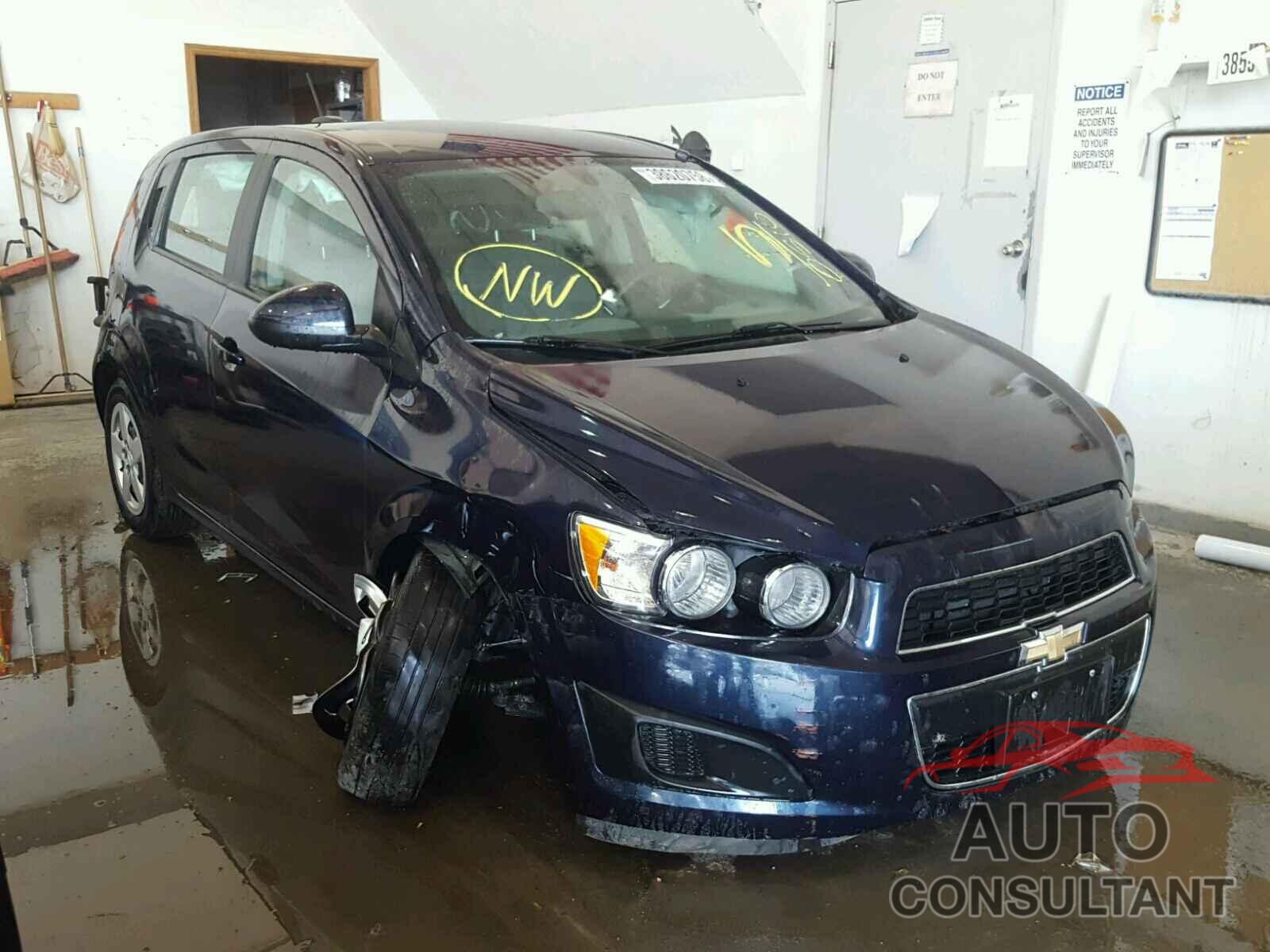 CHEVROLET SONIC 2015 - 1G1JA6SH6F4140510