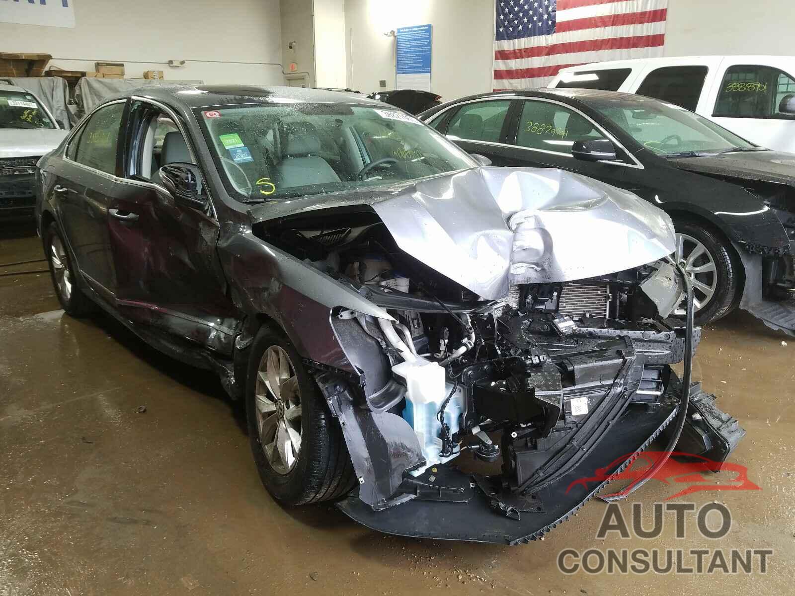 VOLKSWAGEN PASSAT 2017 - 1VWAT7A31HC083281