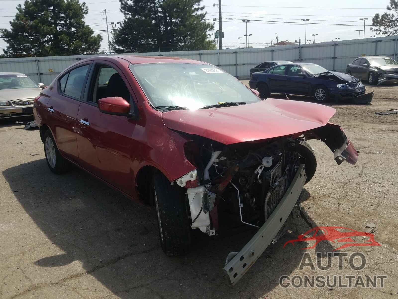NISSAN VERSA 2018 - 3N1CN7AP2JL802379