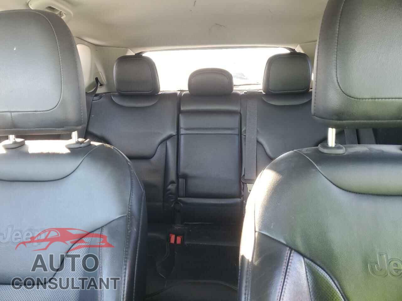 JEEP COMPASS 2018 - 3C4NJCCB1JT358097