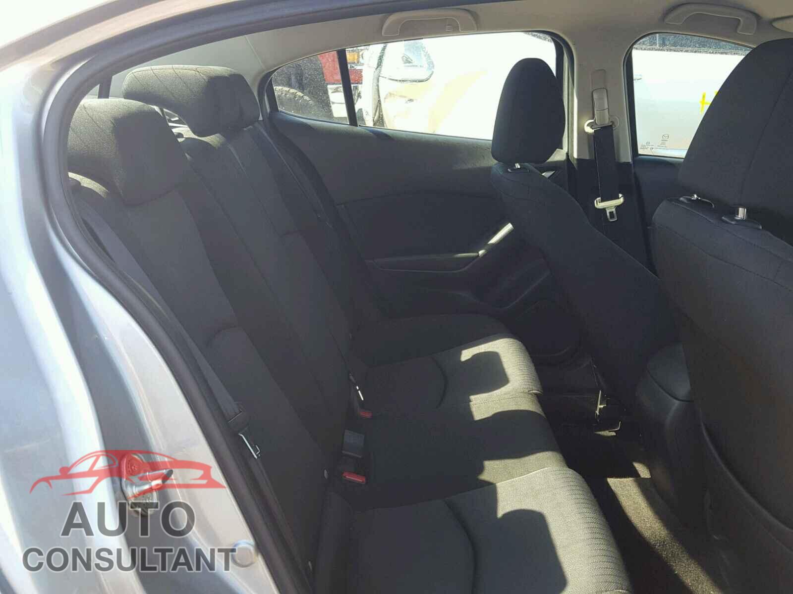 MAZDA 3 2015 - 3MZBM1U73FM186212