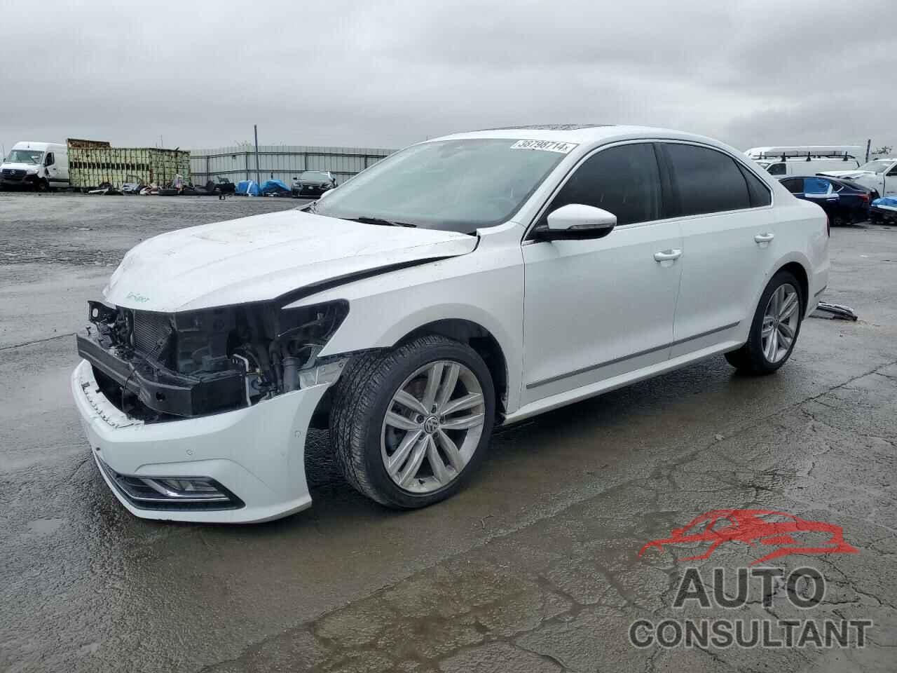 VOLKSWAGEN PASSAT 2018 - 1VWCA7A35JC011617