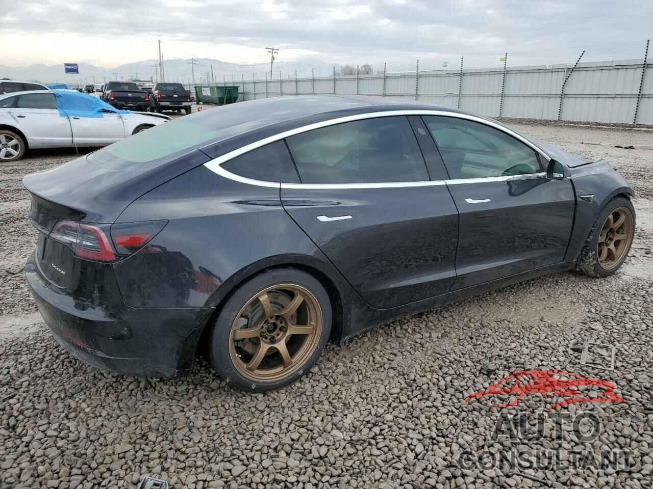 TESLA MODEL 3 2018 - 5YJ3E1EB9JF070792