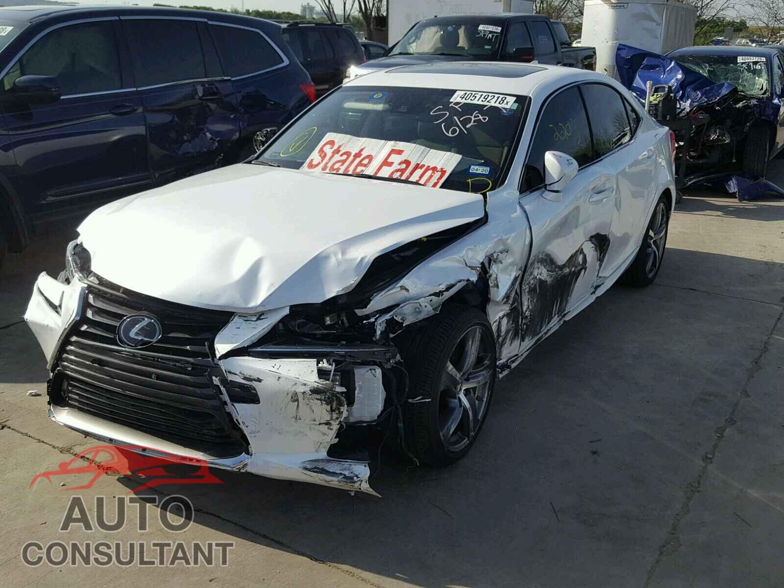LEXUS IS 2018 - JTHBA1D2XJ5073483