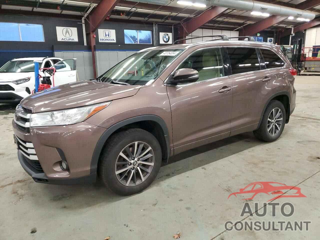 TOYOTA HIGHLANDER 2018 - 5TDJZRFH6JS821243