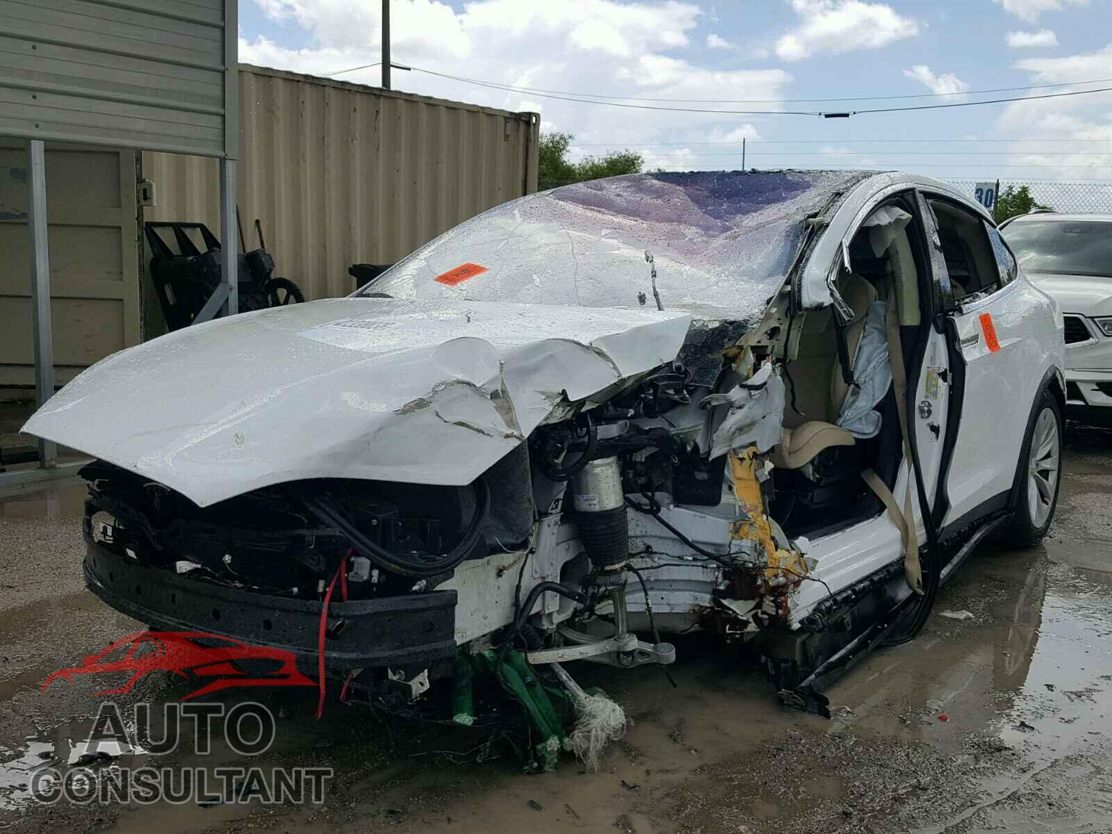 TESLA MODEL X 2016 - 5YJXCBE26GF005808