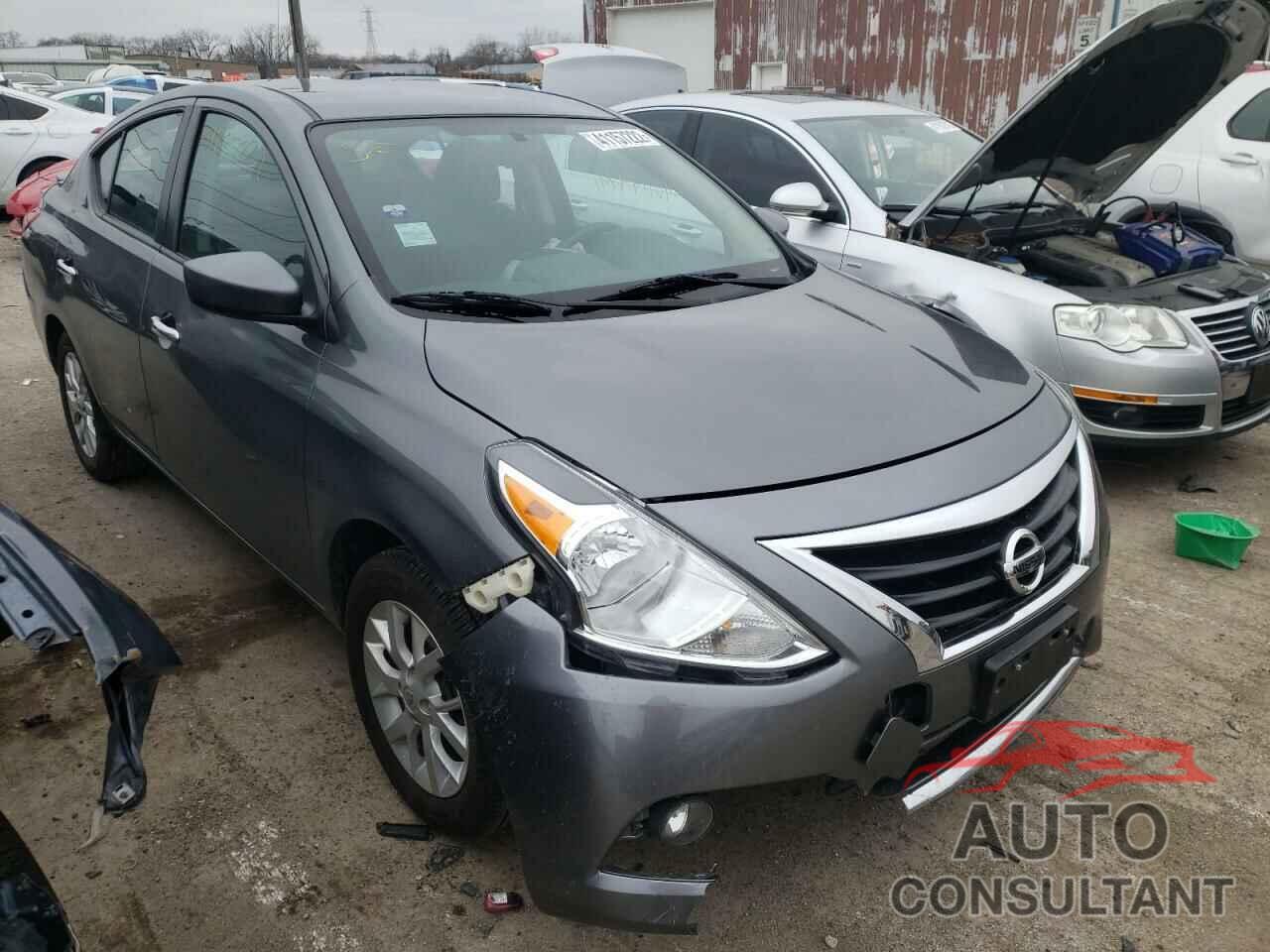 NISSAN VERSA 2018 - 3N1CN7AP1JL876456