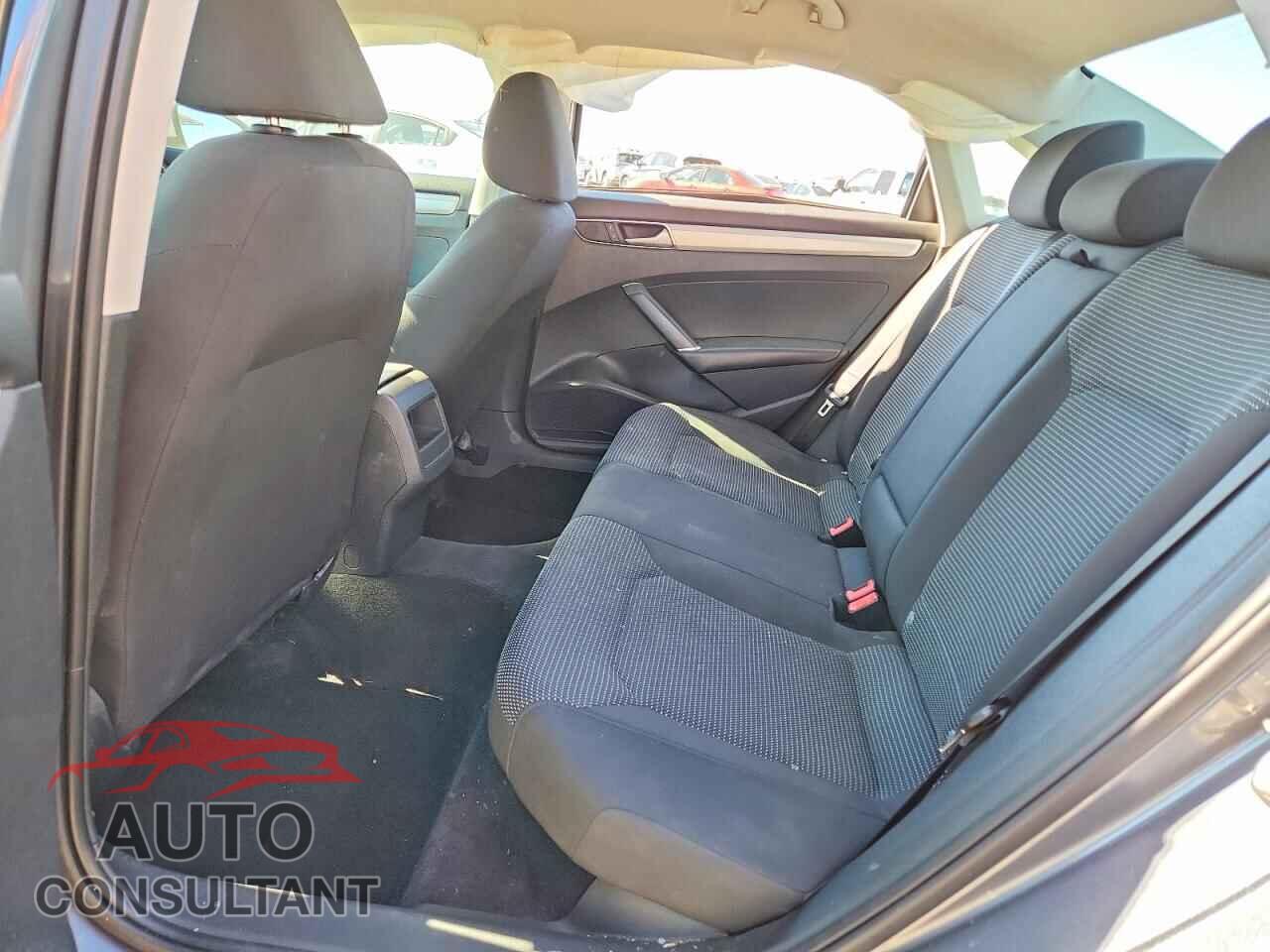 VOLKSWAGEN PASSAT S 2016 - 1VWAT7A37GC042135