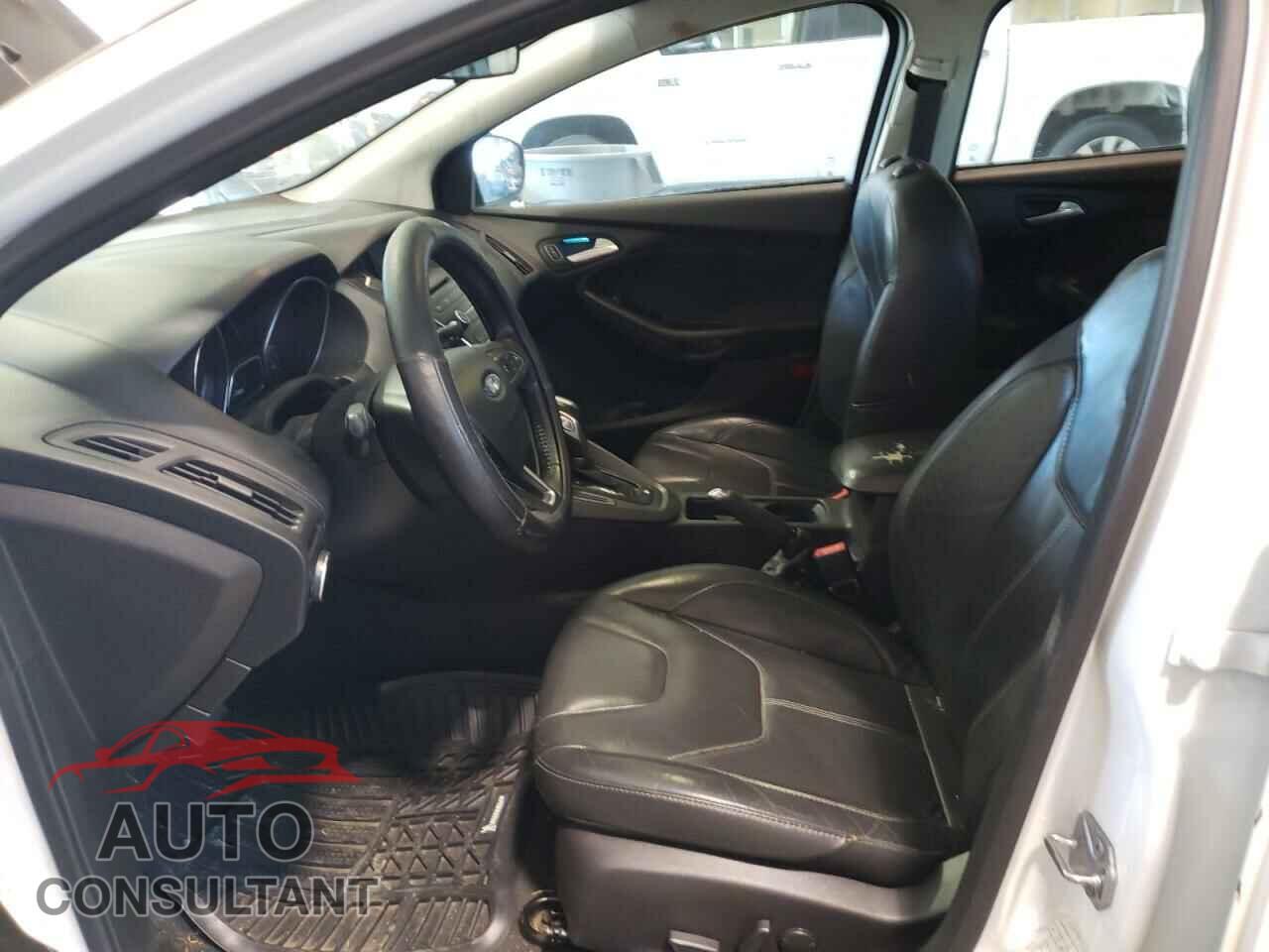 FORD FOCUS 2016 - 1FADP3F26GL299726