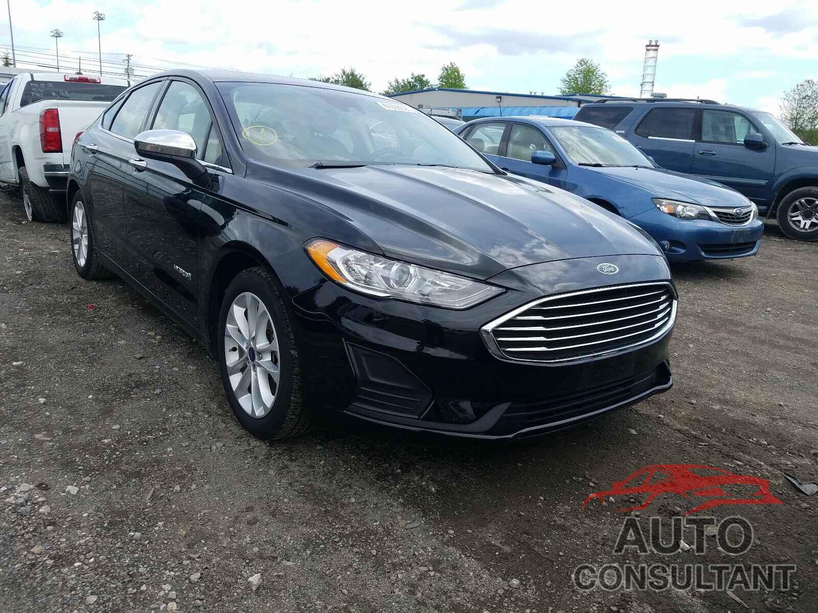 FORD FUSION 2019 - 3FA6P0LU2KR220379
