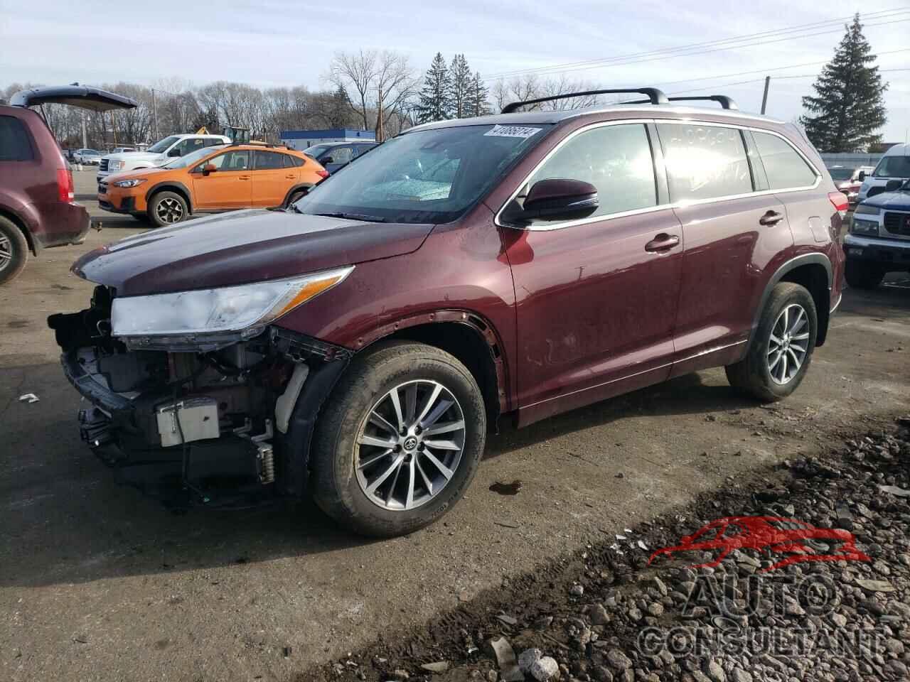 TOYOTA HIGHLANDER 2018 - 5TDJZRFH0JS859244