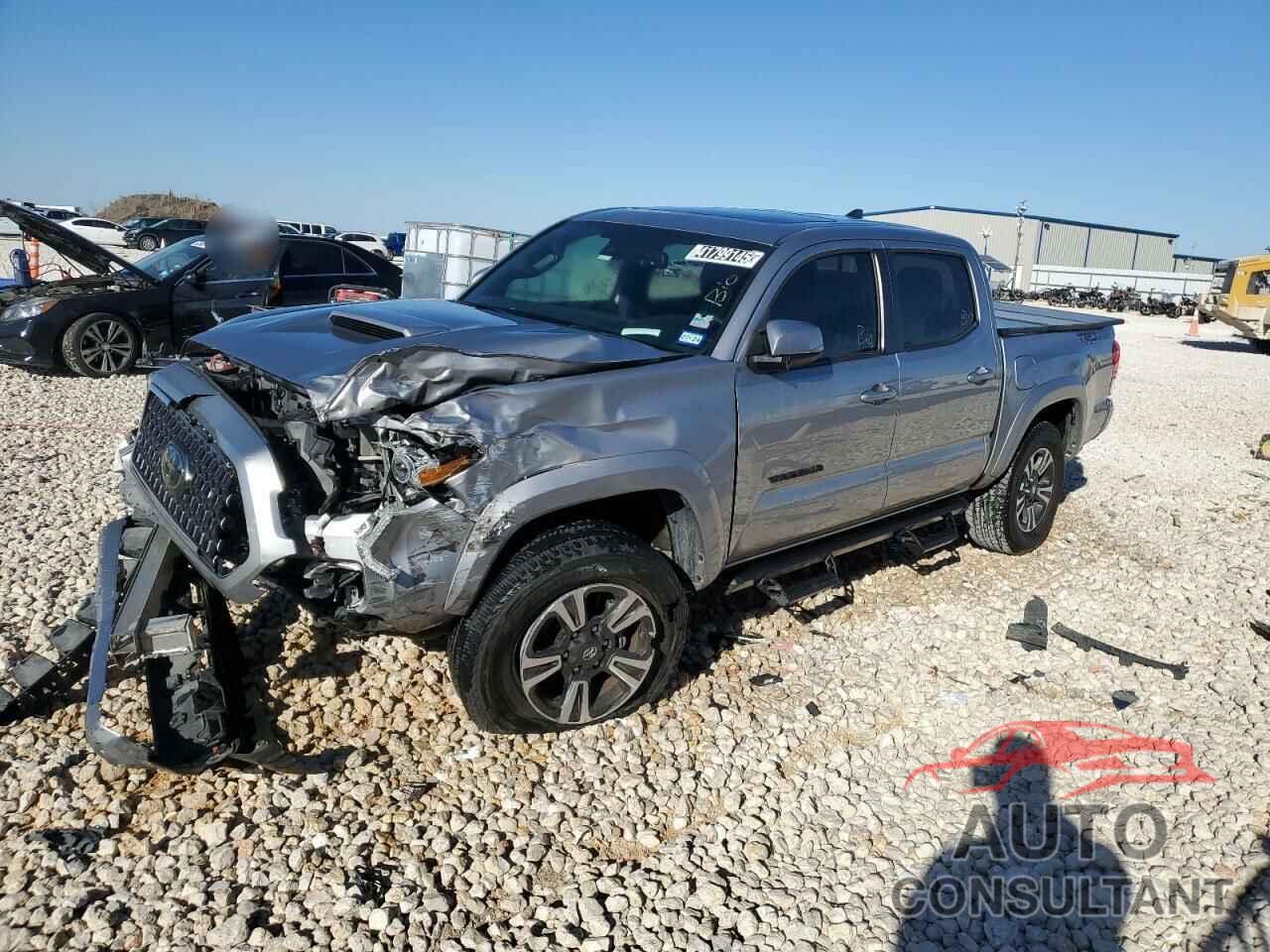 TOYOTA TACOMA 2018 - 5TFAZ5CN3JX062127