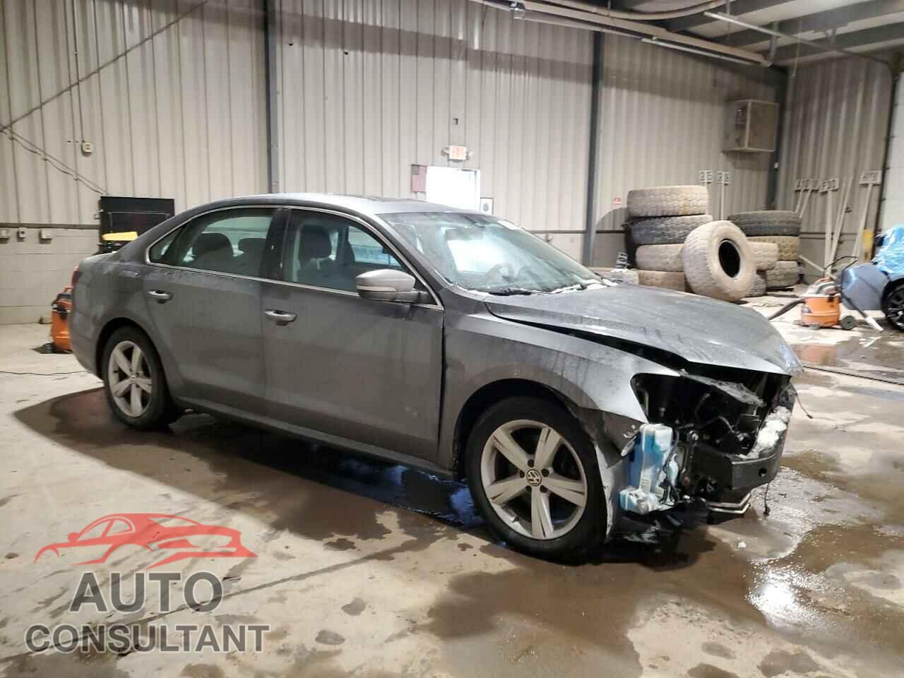 VOLKSWAGEN PASSAT 2013 - 1VWBN7A30DC044996