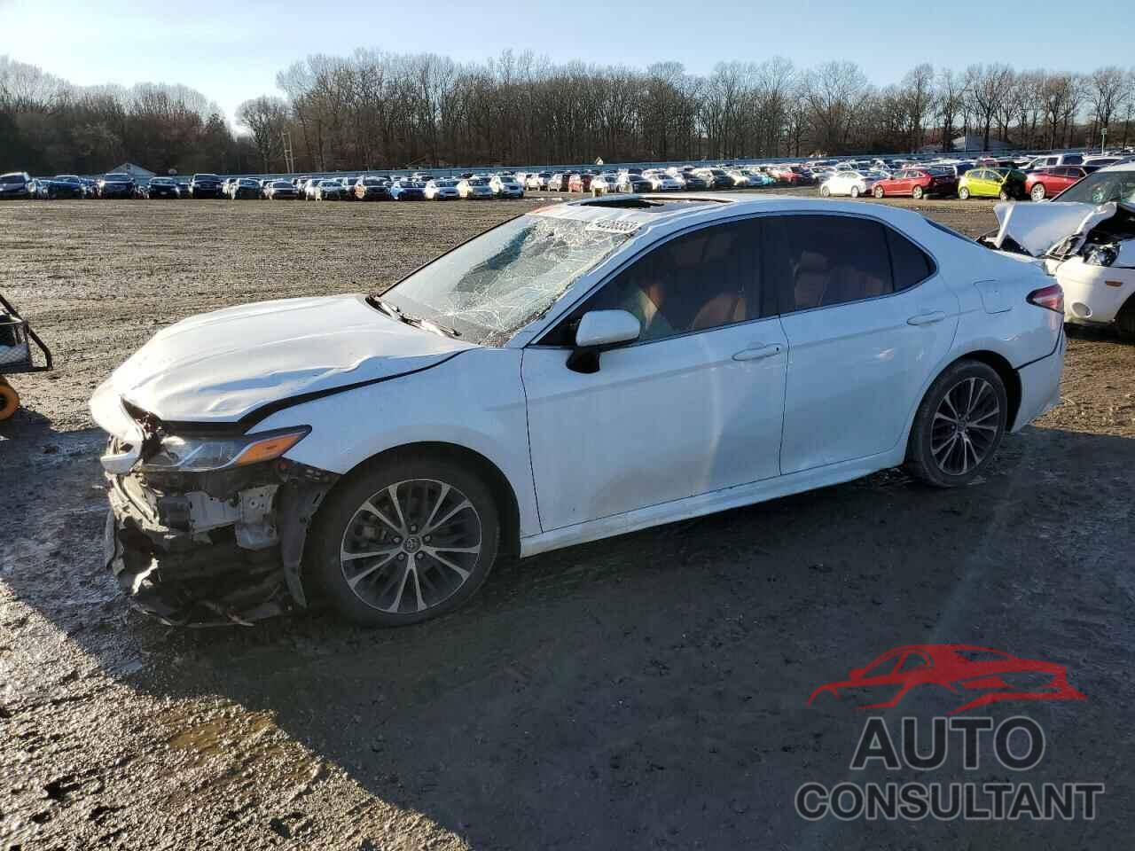 TOYOTA CAMRY 2018 - 4T1B11HK8JU572649