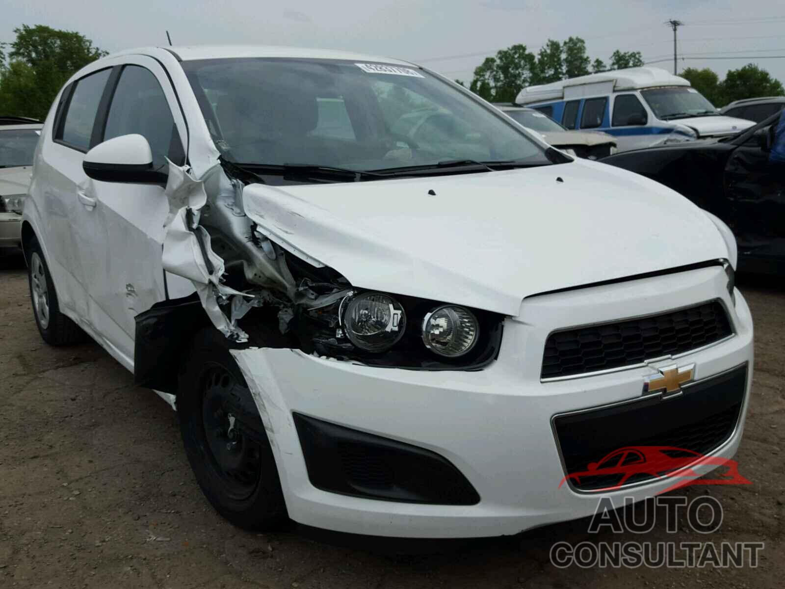 CHEVROLET SONIC 2016 - 1G1JA6SH2G4169438