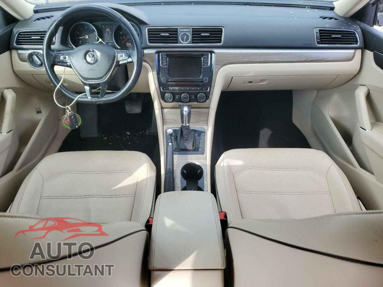 VOLKSWAGEN PASSAT 2017 - 1VWBT7A34HC017747
