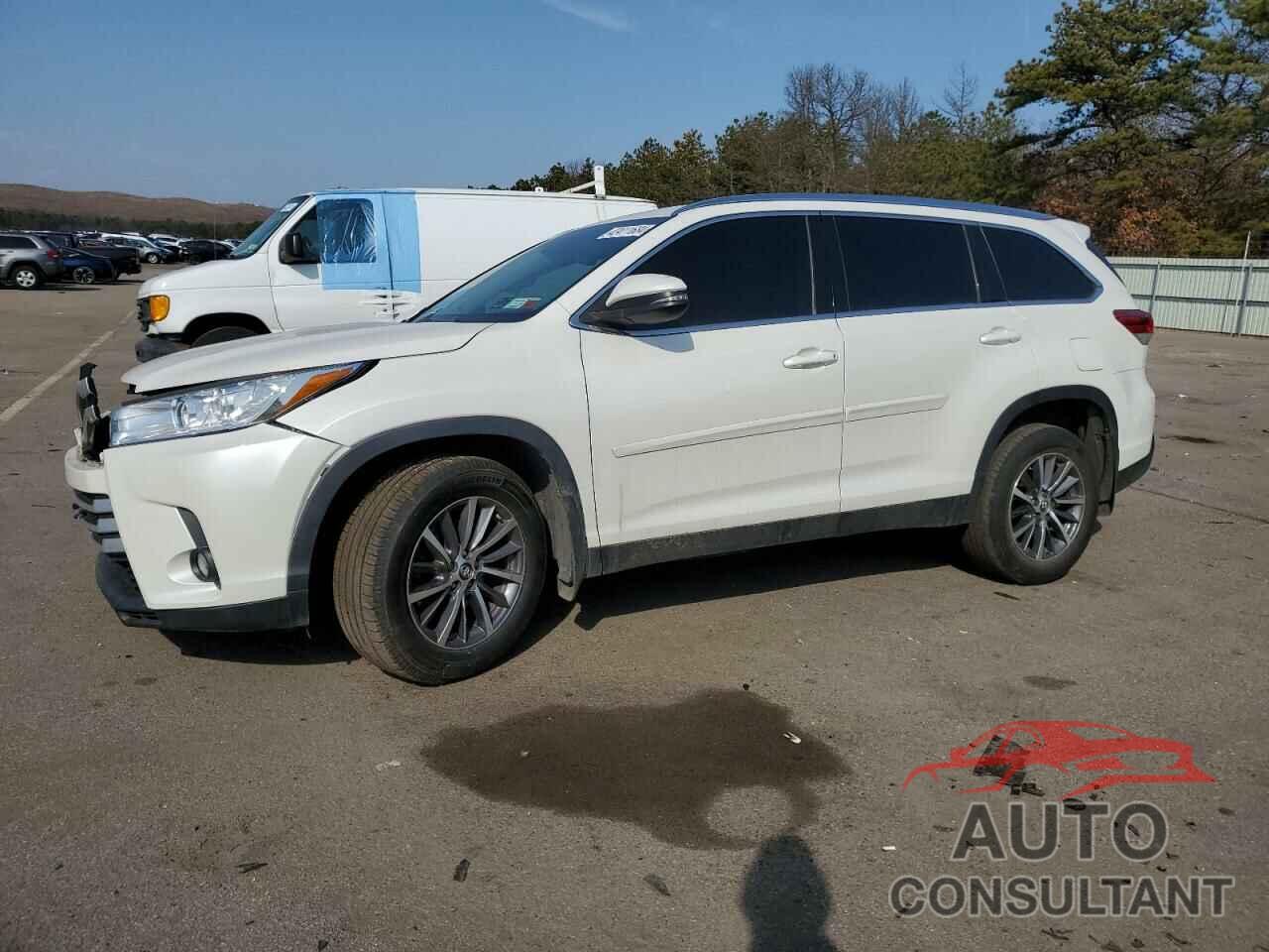 TOYOTA HIGHLANDER 2019 - 5TDJZRFH9KS588038