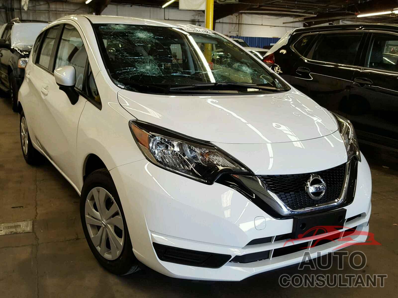 NISSAN VERSA 2018 - 3N1CE2CP1JL368858
