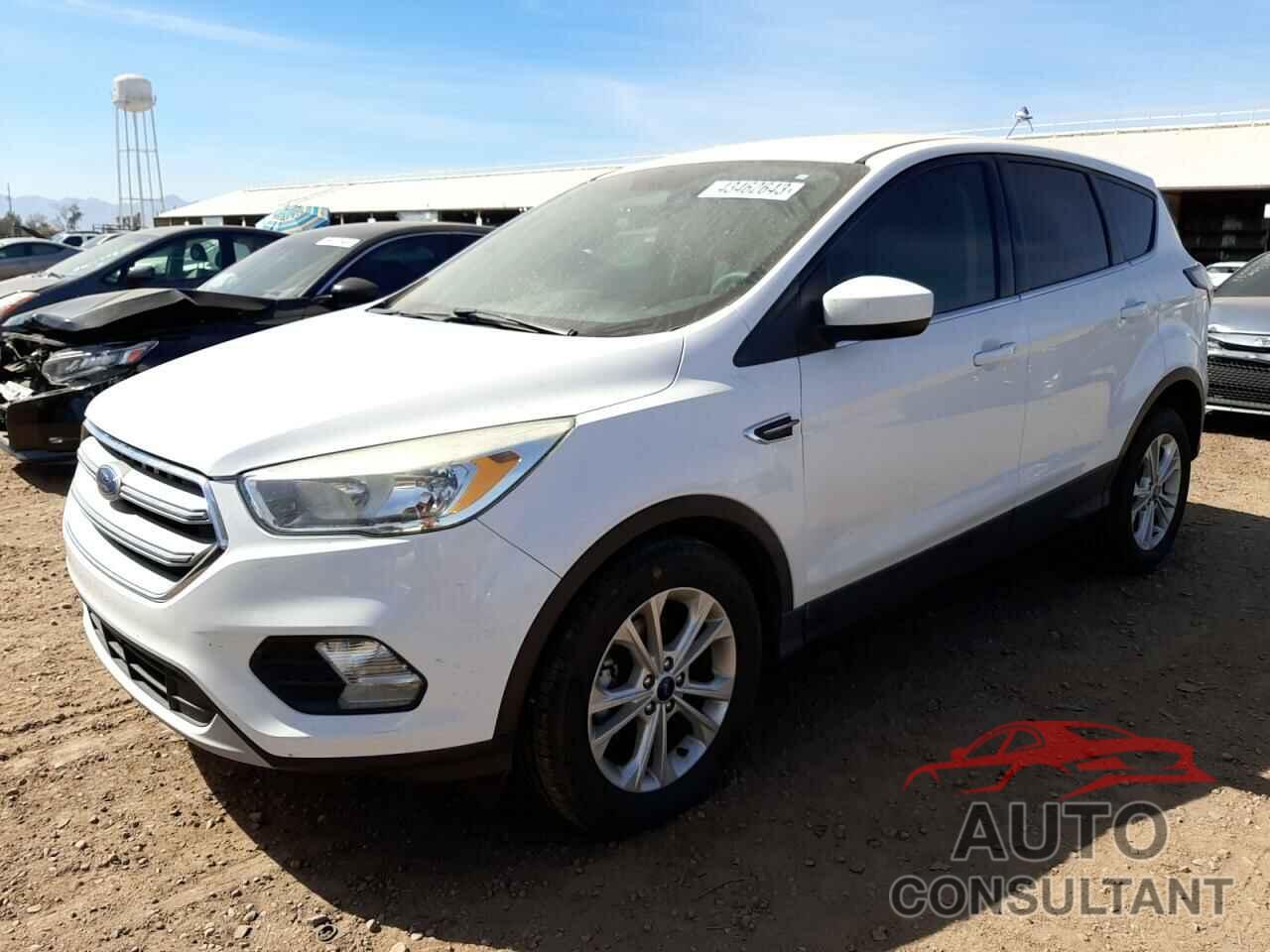 FORD ESCAPE 2017 - 1FMCU0GD2HUC51239