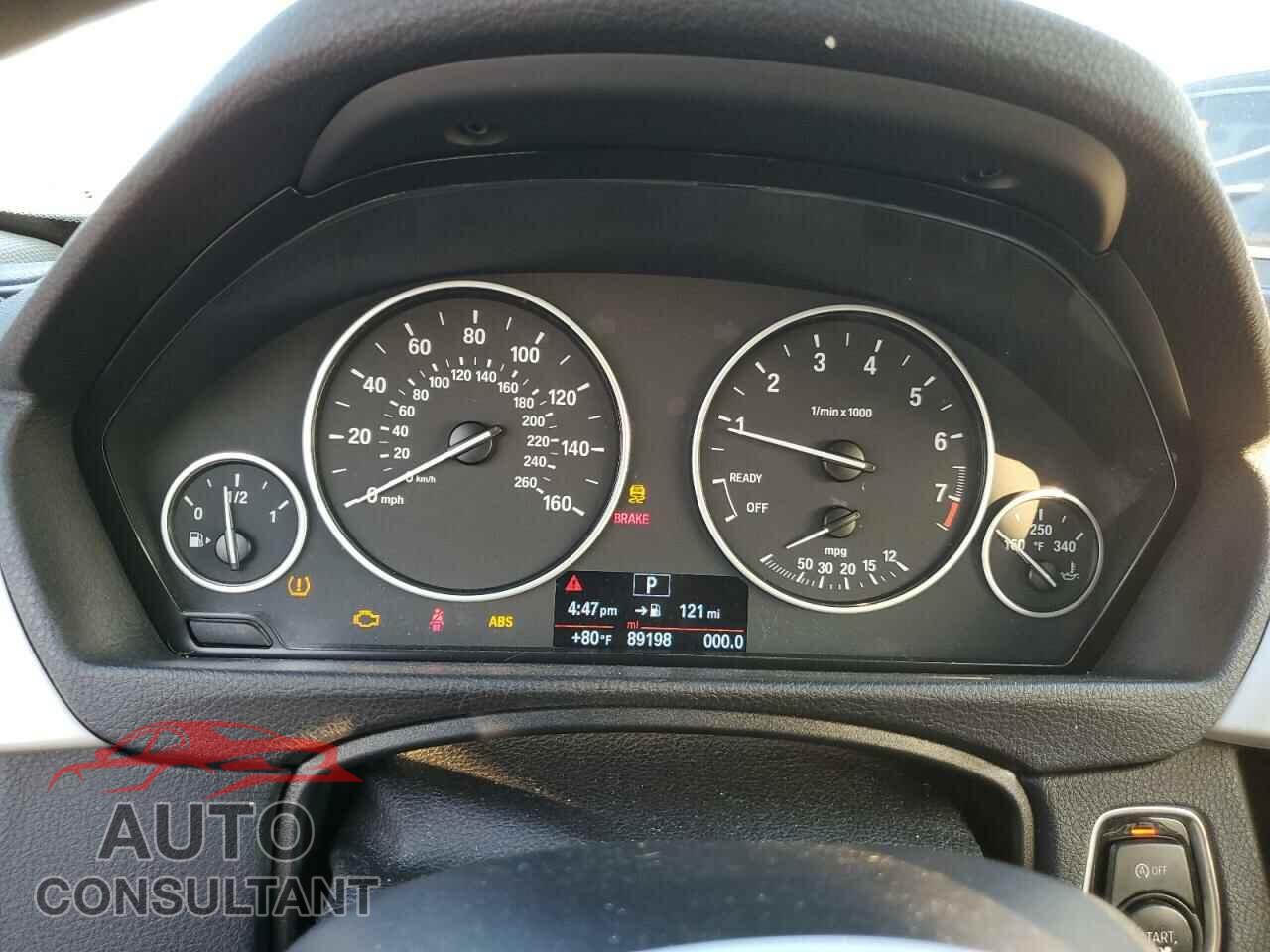 BMW 3 SERIES 2016 - WBA8E1G52GNU11390