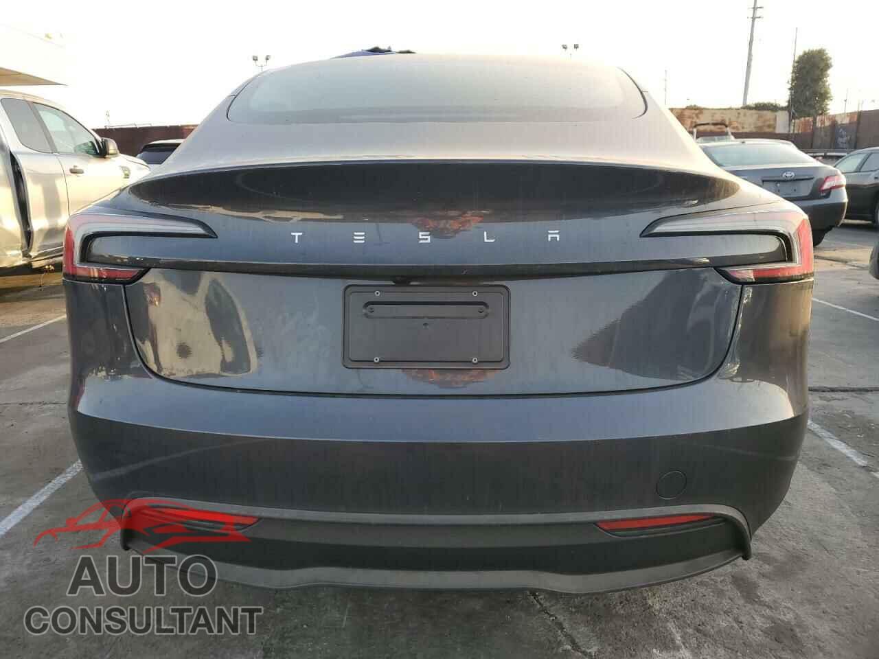 TESLA MODEL 3 2024 - 5YJ3E1EA8RF755417
