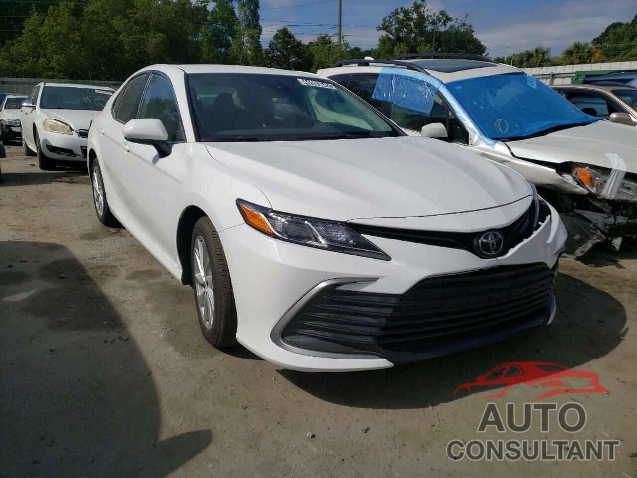 TOYOTA CAMRY 2022 - 4T1C11AK6NU643965