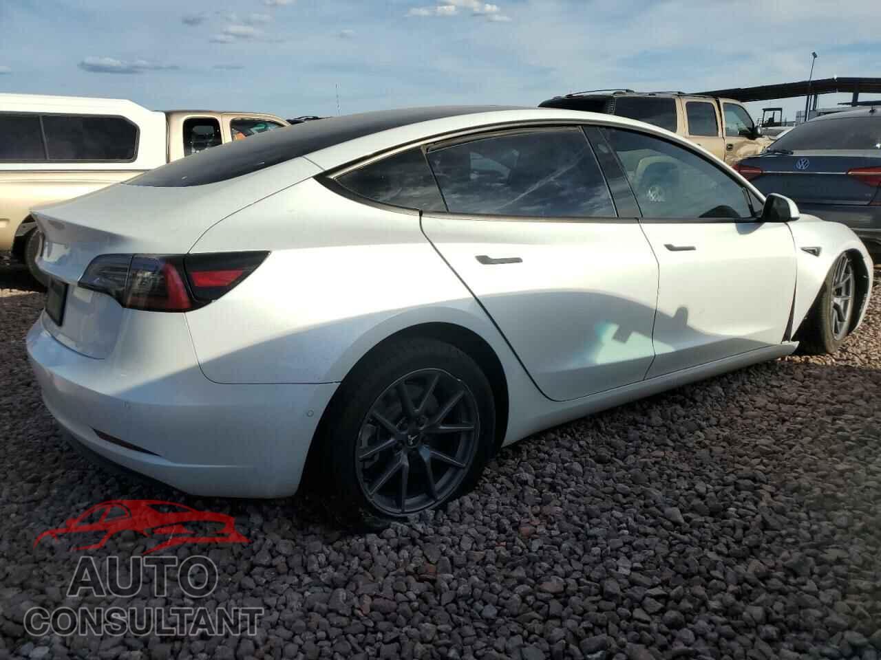 TESLA MODEL 3 2022 - 5YJ3E1EA8NF172372