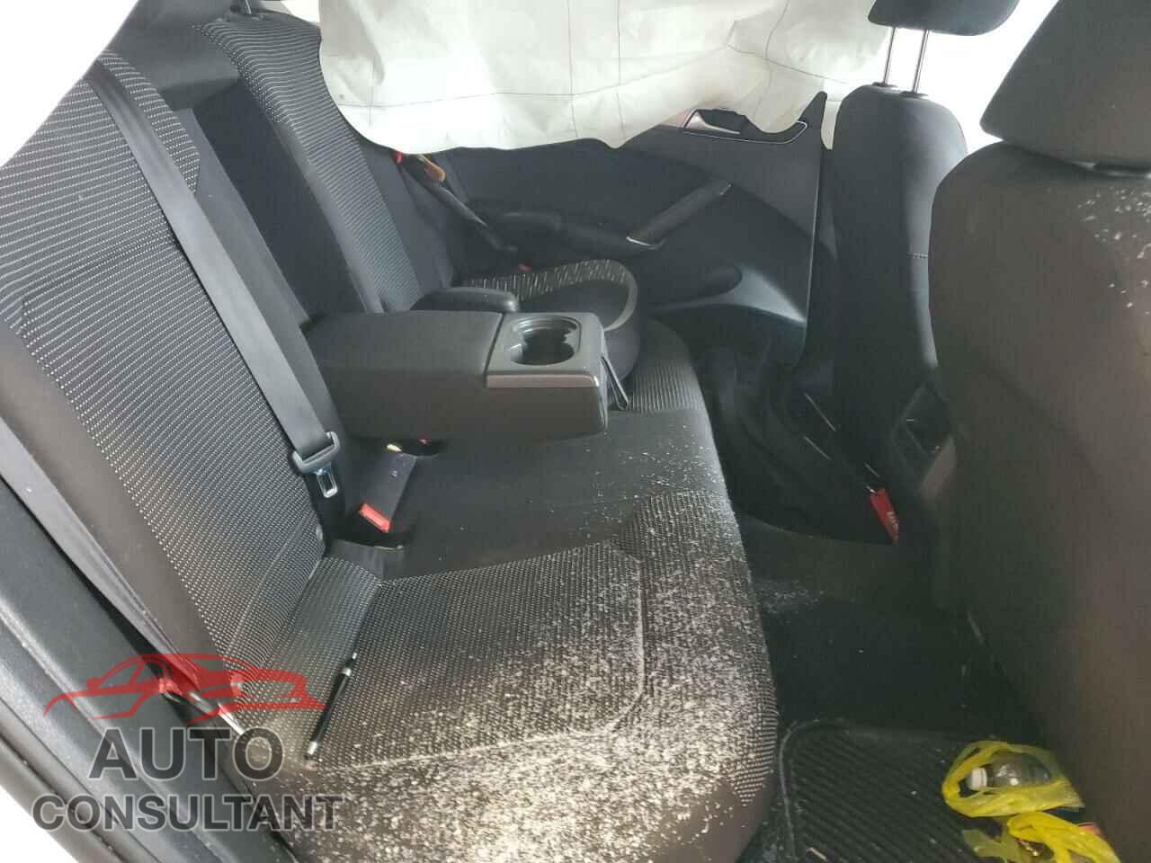 VOLKSWAGEN PASSAT 2018 - 1VWAA7A37JC006832