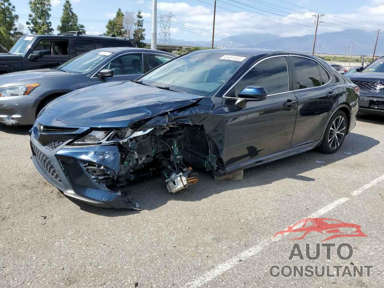 TOYOTA CAMRY 2018 - 4T1B11HK2JU598387