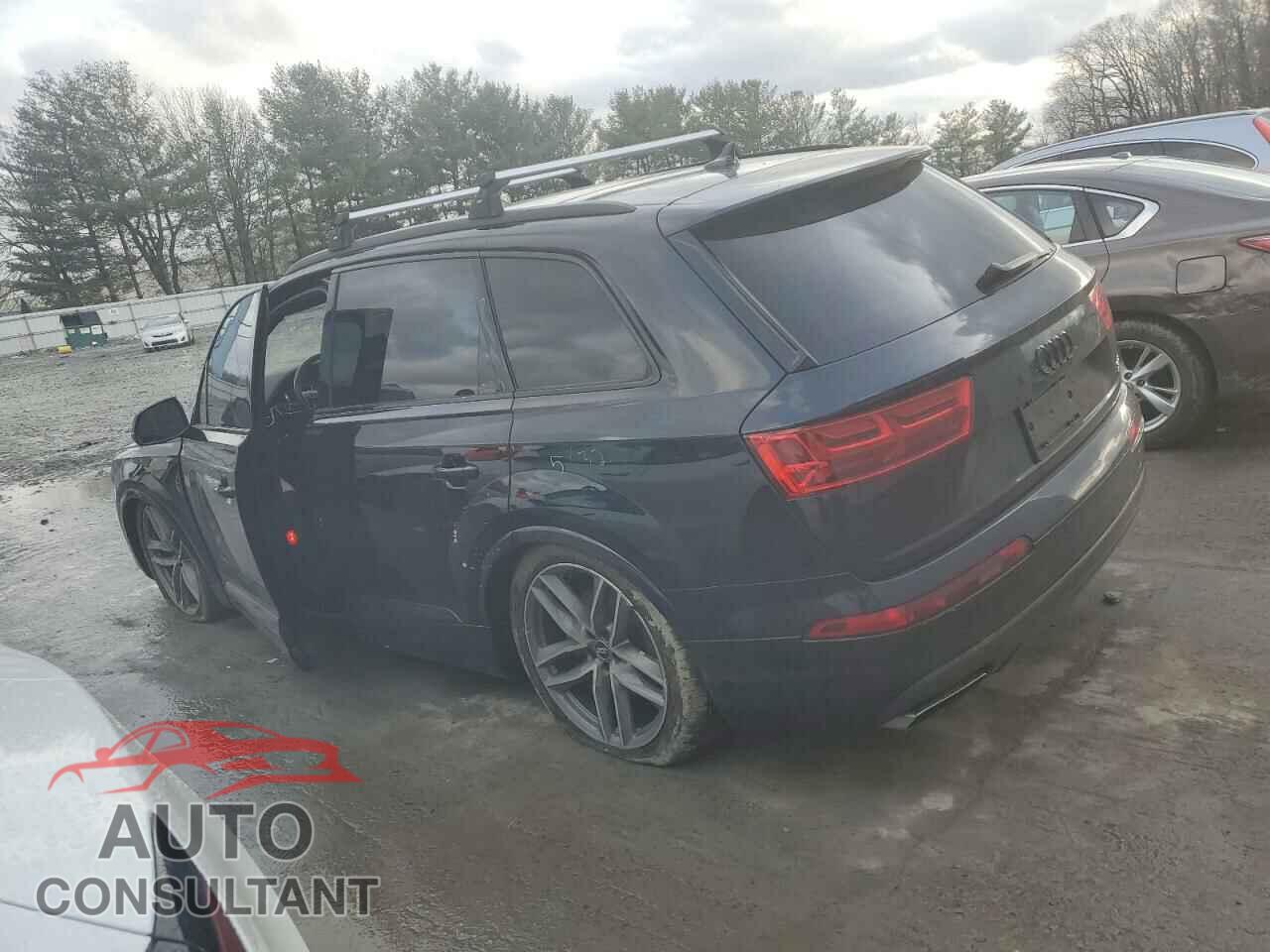 AUDI Q7 2017 - WA1VAAF70HD047461
