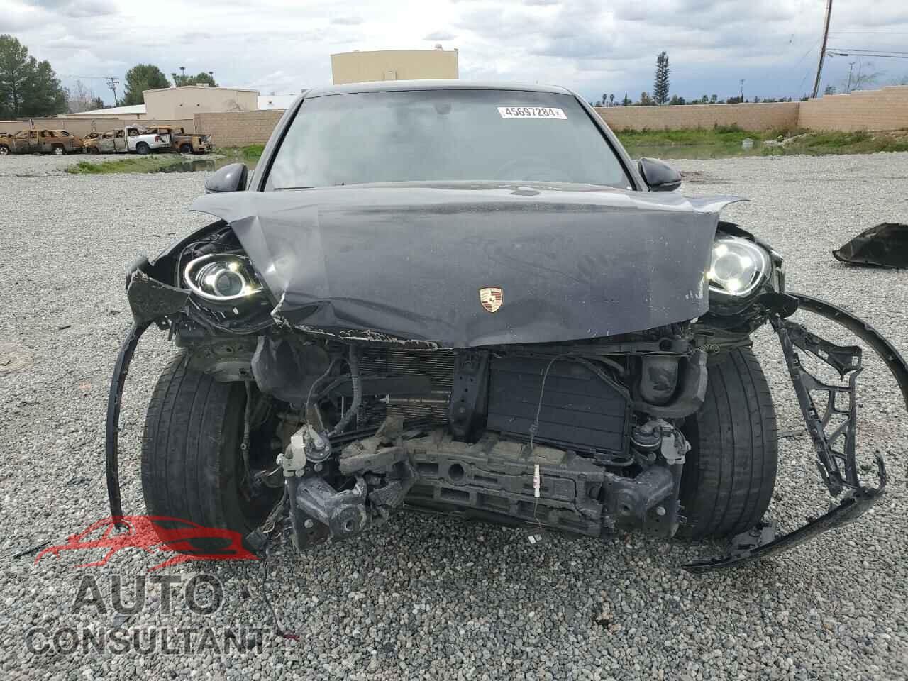 PORSCHE CAYENNE 2018 - WP1AA2A29JKA07305