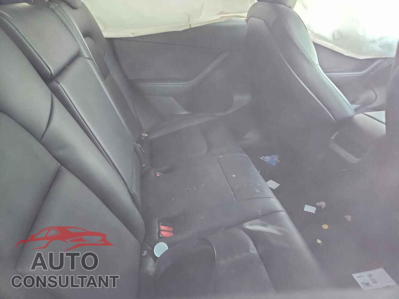 TESLA MODEL Y 2021 - 5YJYGDEEXMF097161