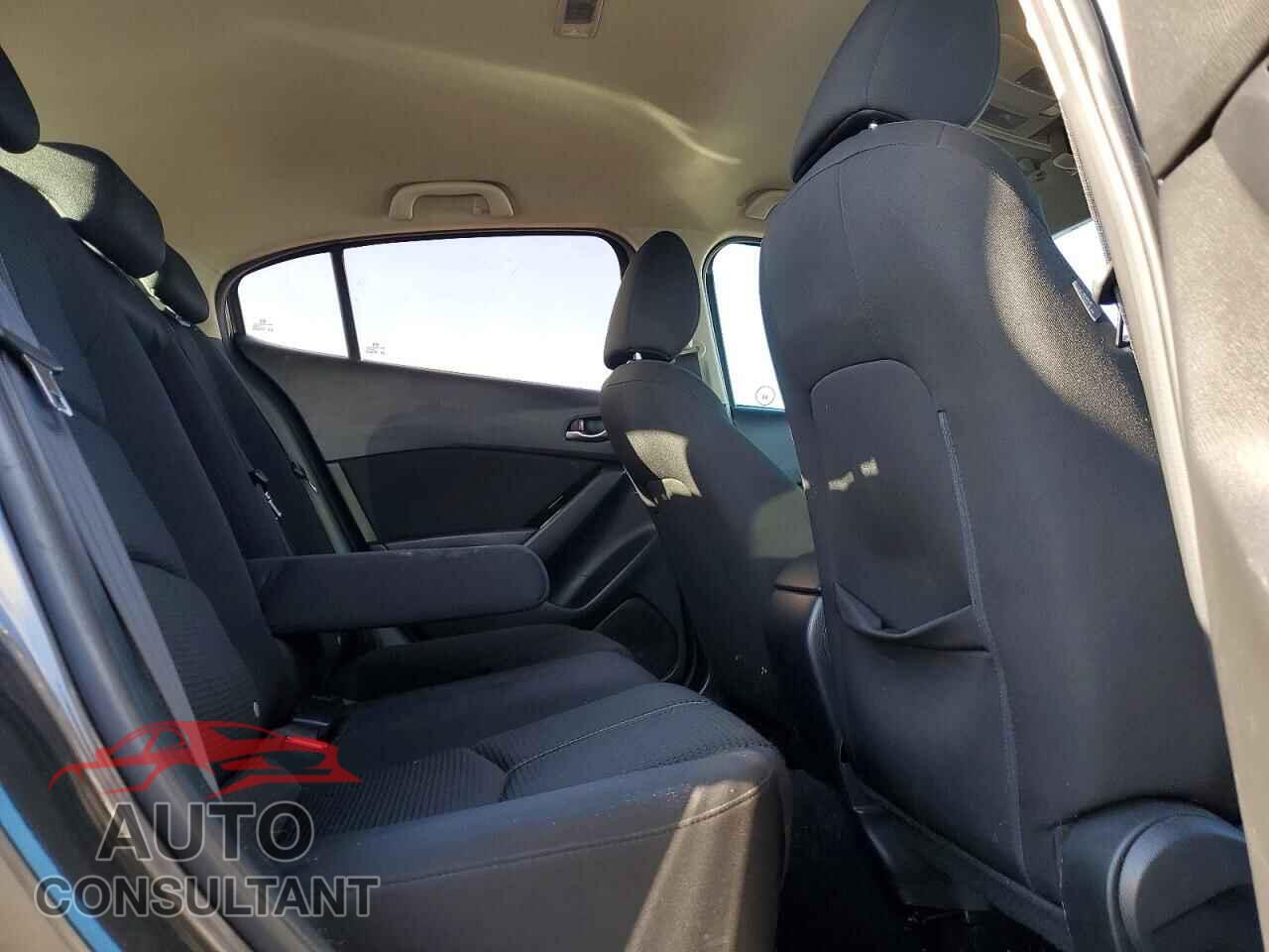 MAZDA 3 2017 - 3MZBN1L72HM128223