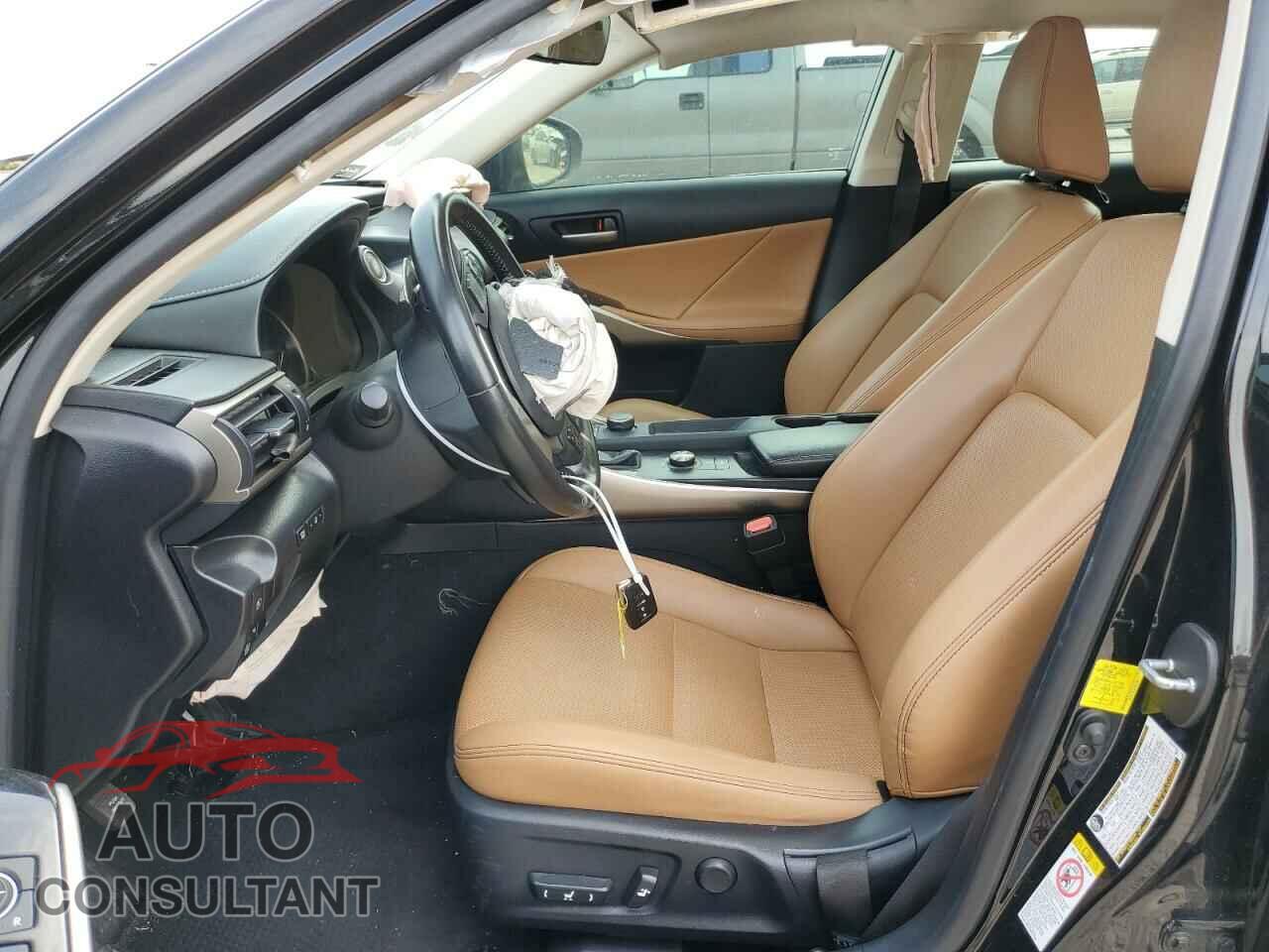 LEXUS IS 2017 - JTHBA1D26H5051250