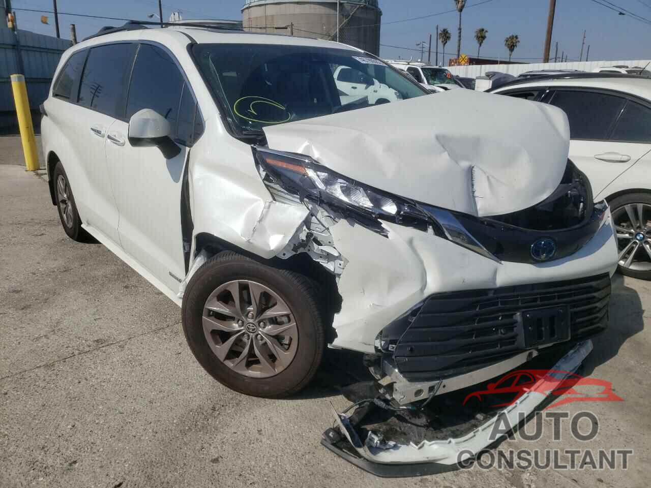 TOYOTA SIENNA 2021 - 5TDJRKEC4MS063095