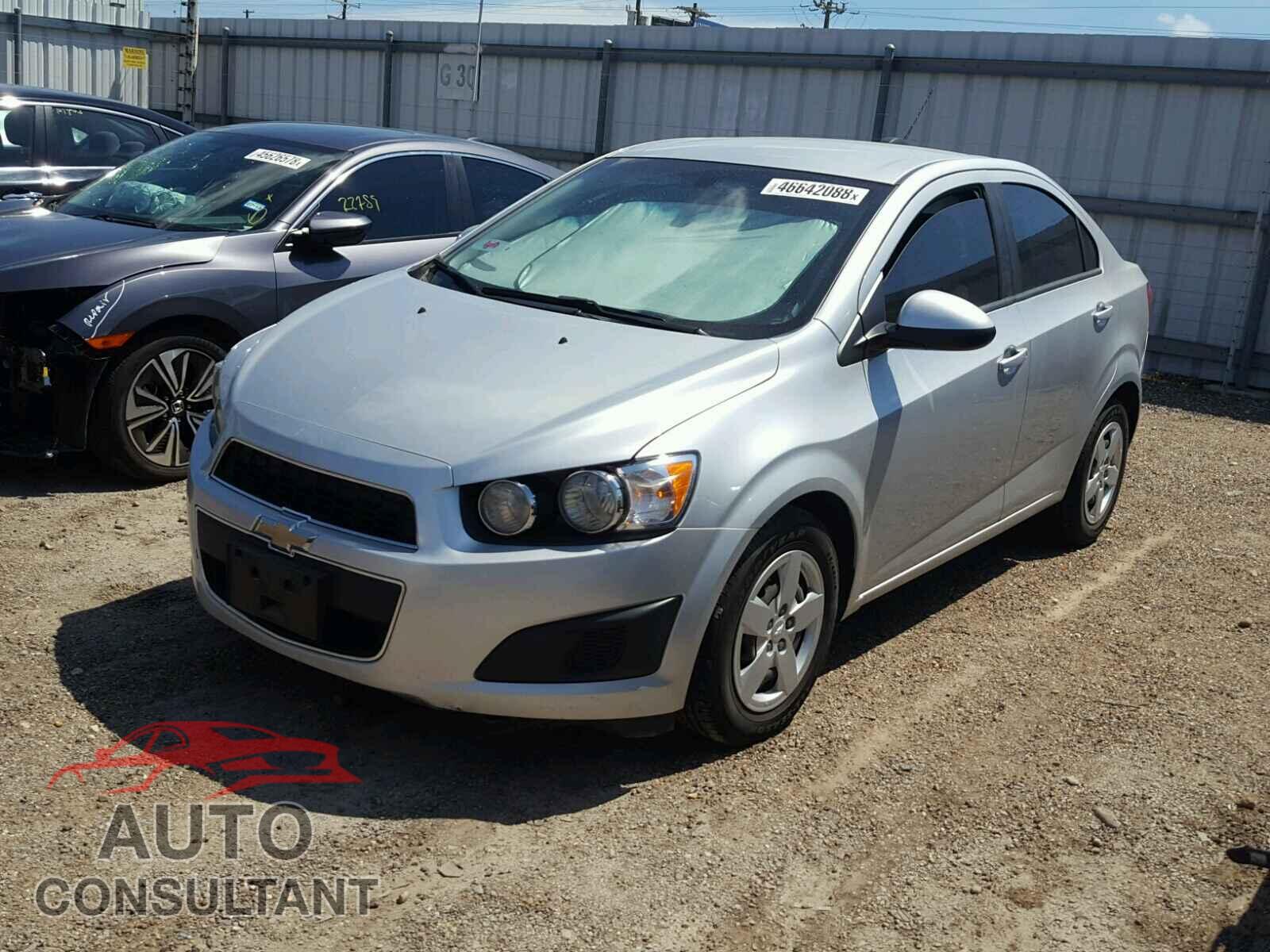 CHEVROLET SONIC 2015 - 1G1JA5SH2F4148503