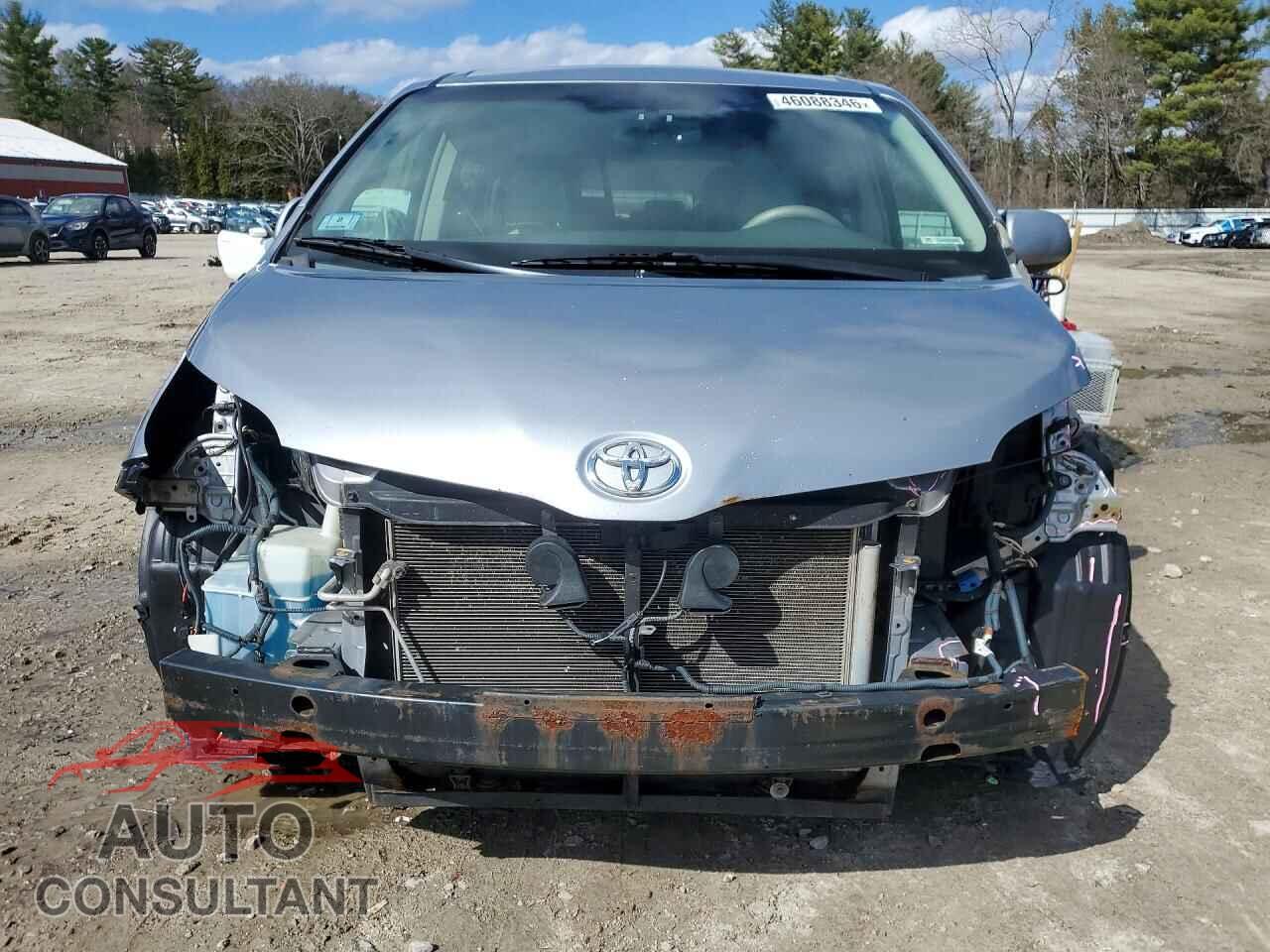 TOYOTA SIENNA 2011 - 5TDYK3DC6BS028419