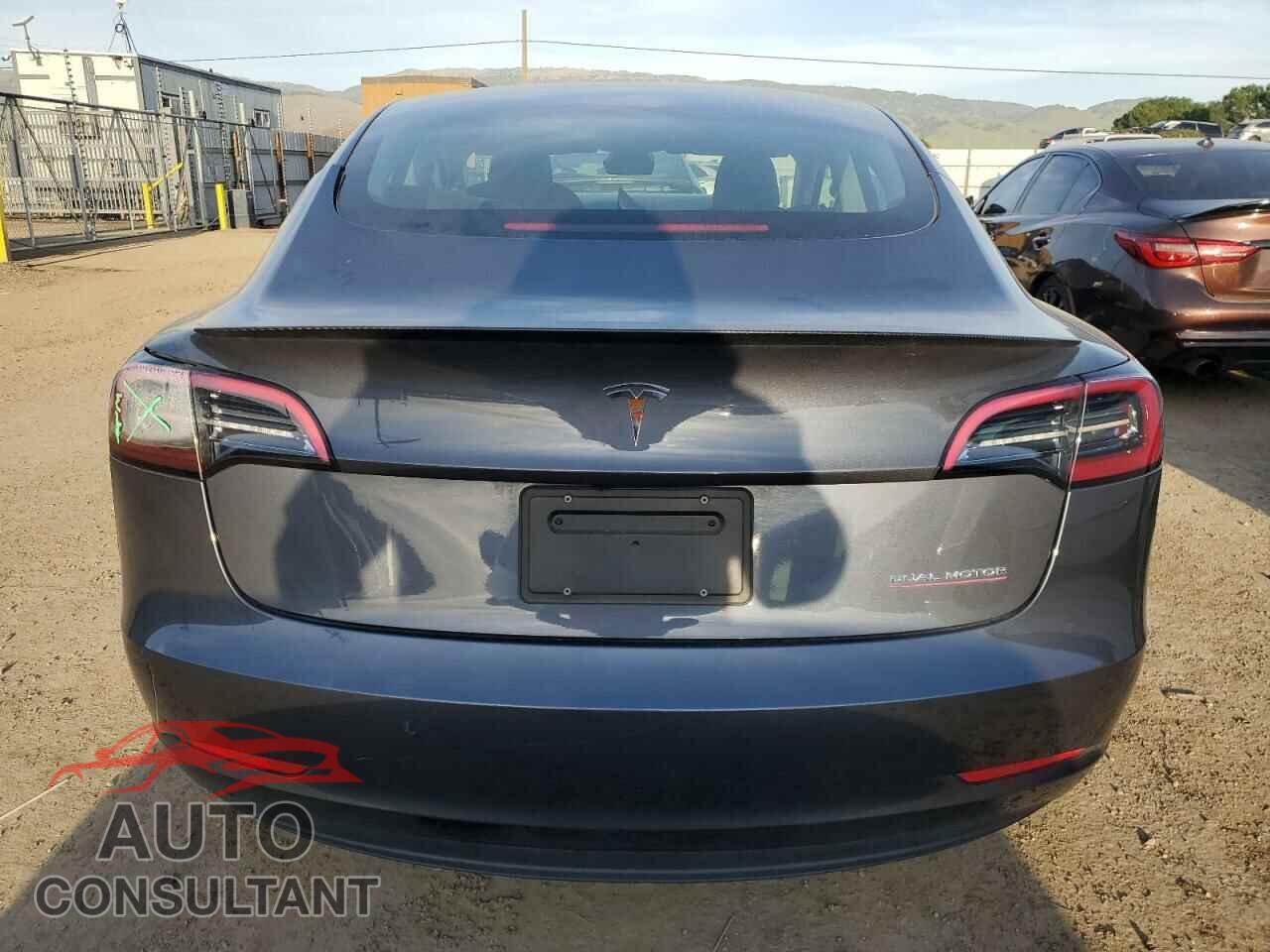 TESLA MODEL 3 2023 - 5YJ3E1EC0PF483847