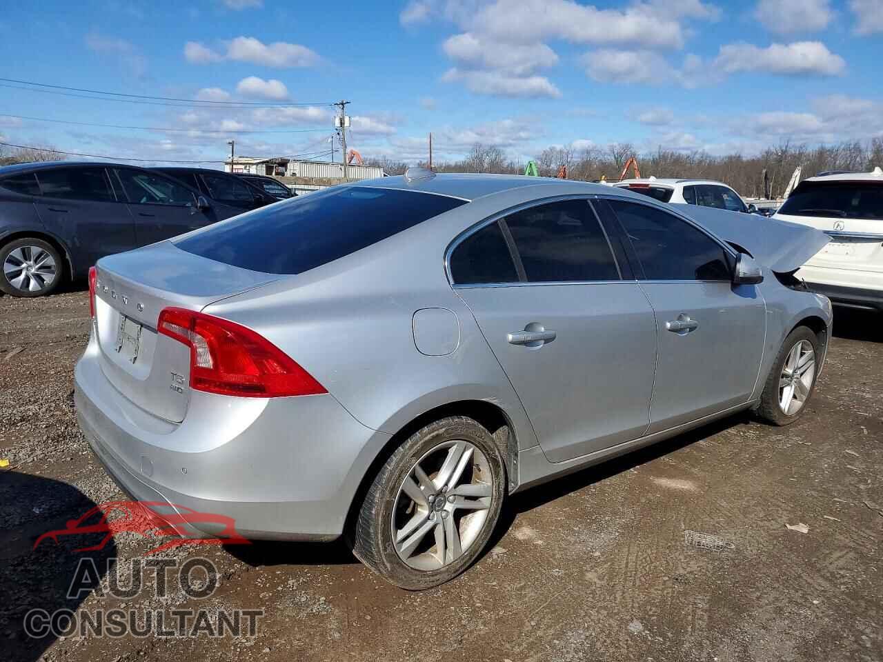 VOLVO S60 2015 - YV1612TK1F2356285