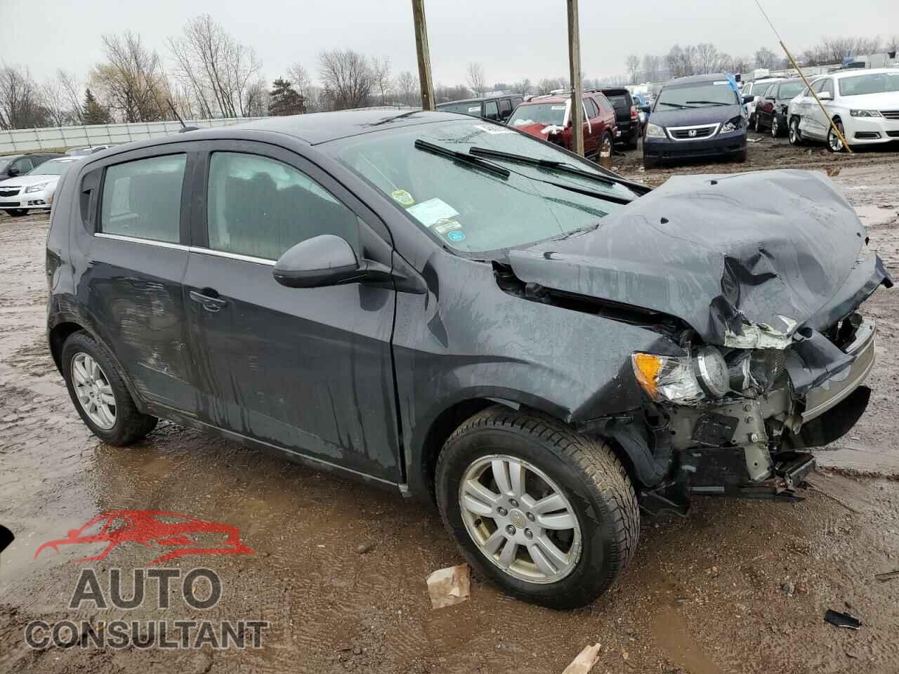 CHEVROLET SONIC 2015 - 1G1JC6SH6F4129727