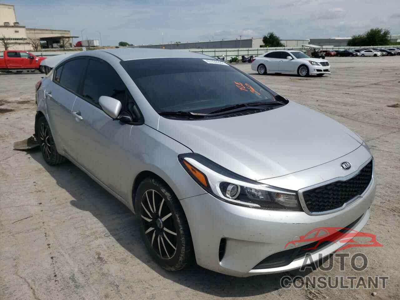 KIA FORTE 2018 - 3KPFK4A76JE276991